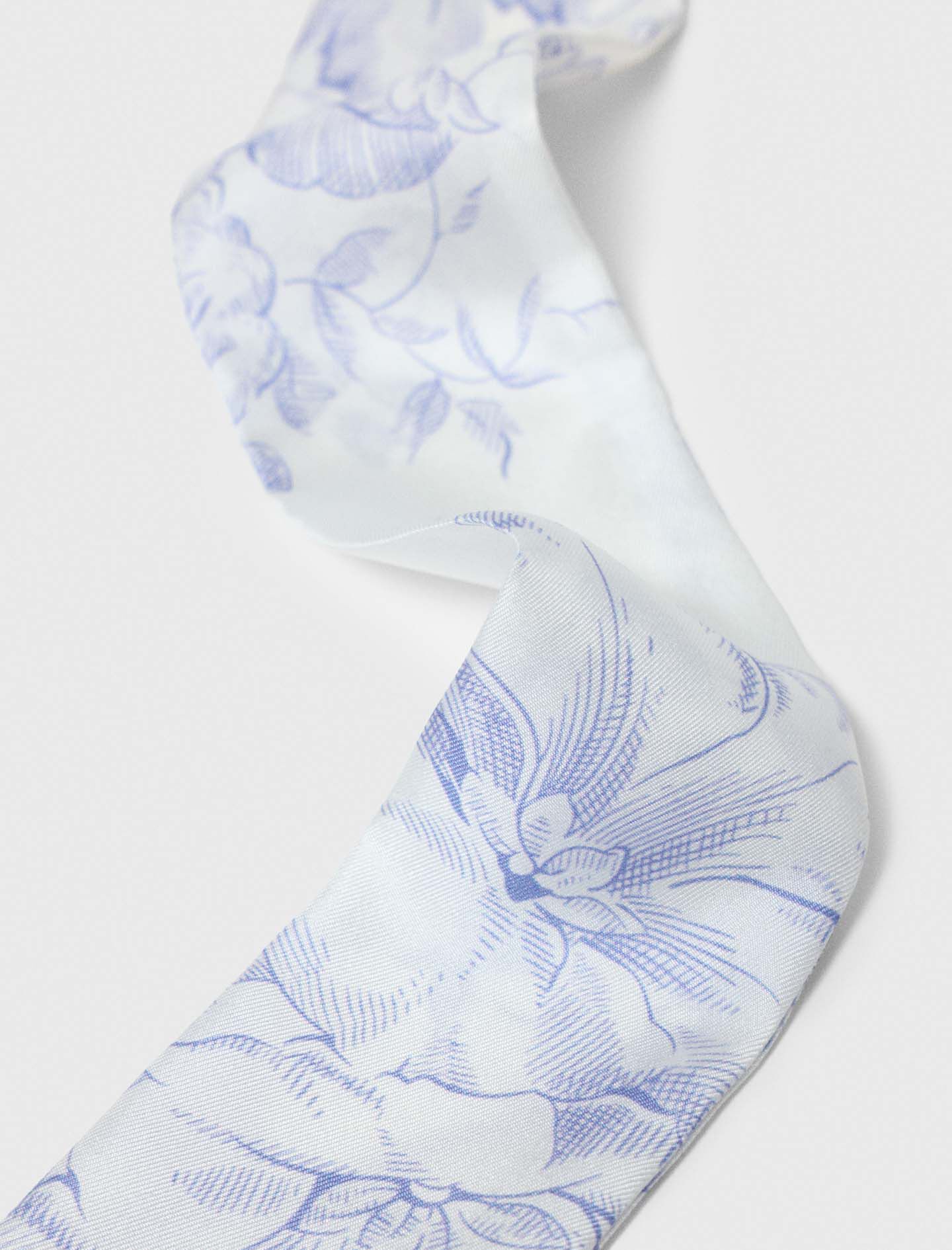 Foulard en soie imprimé fleurs