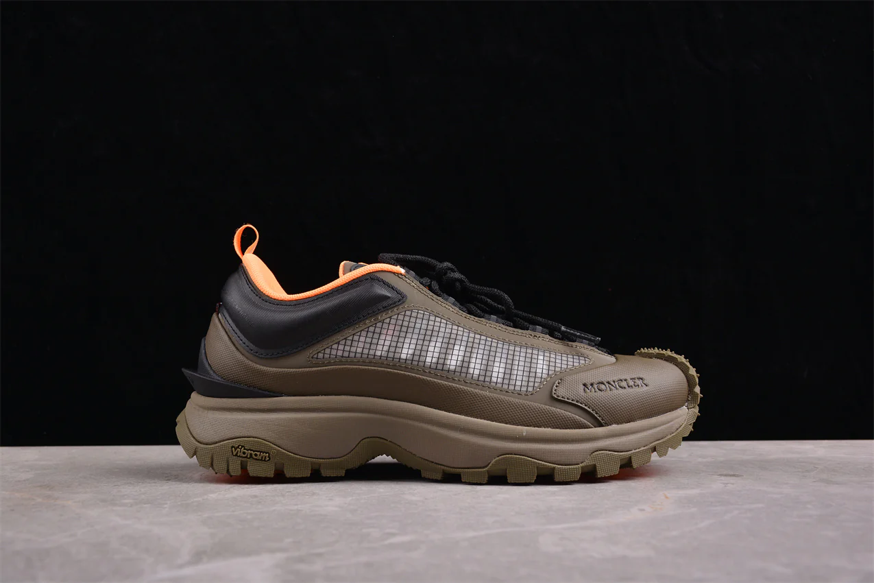 Moncler Trailgrip Lite 2 Low in Olive/Orange