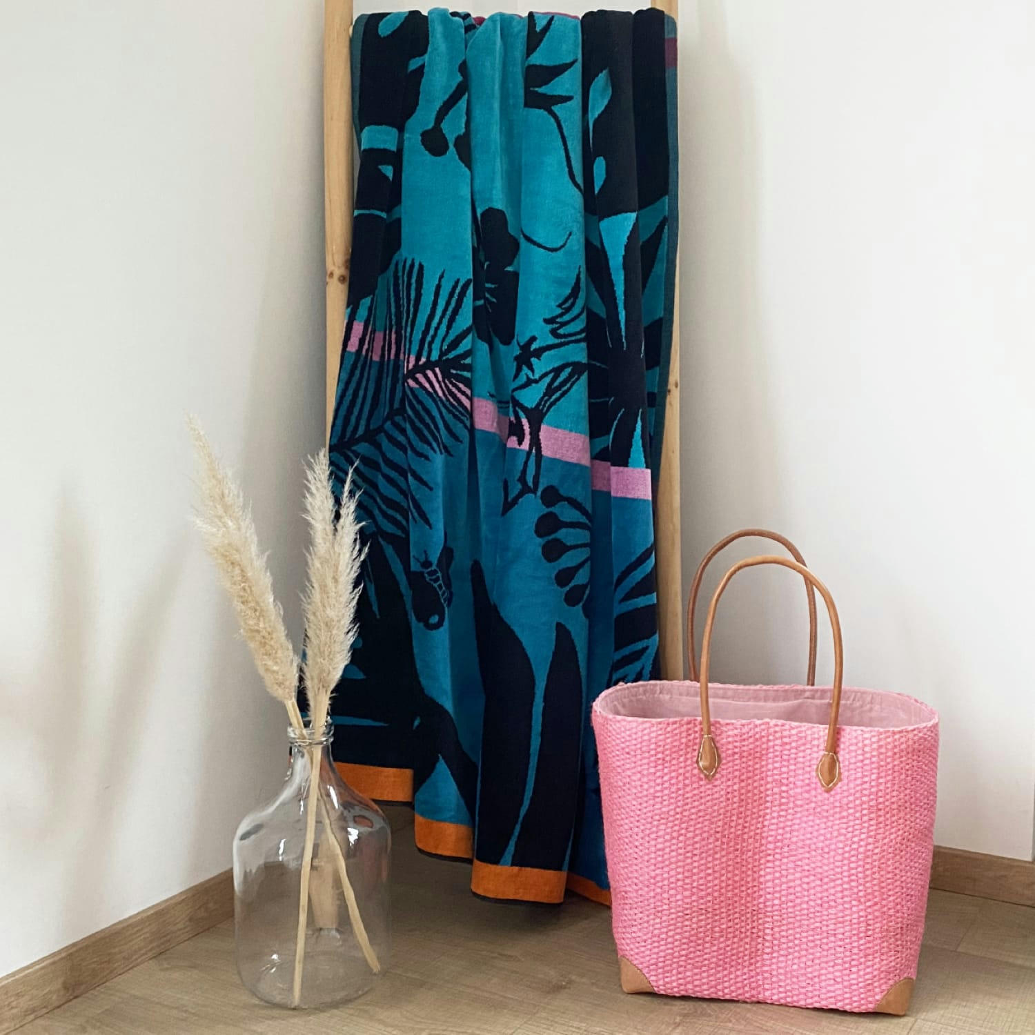 PLAGE - Serviette de plage éponge velours Jacquard Kala bleu 140x180