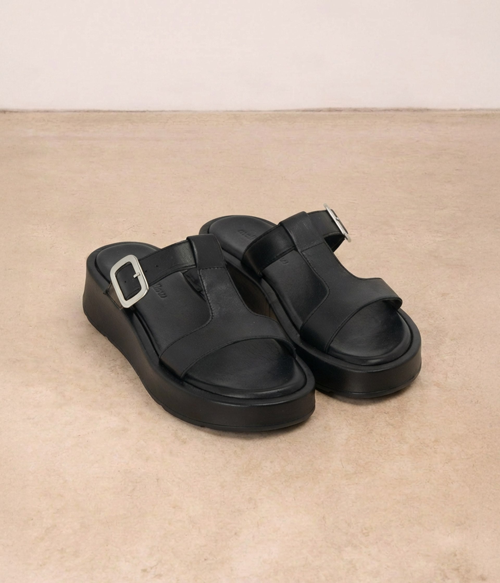 Mules en cuir noir Eilish