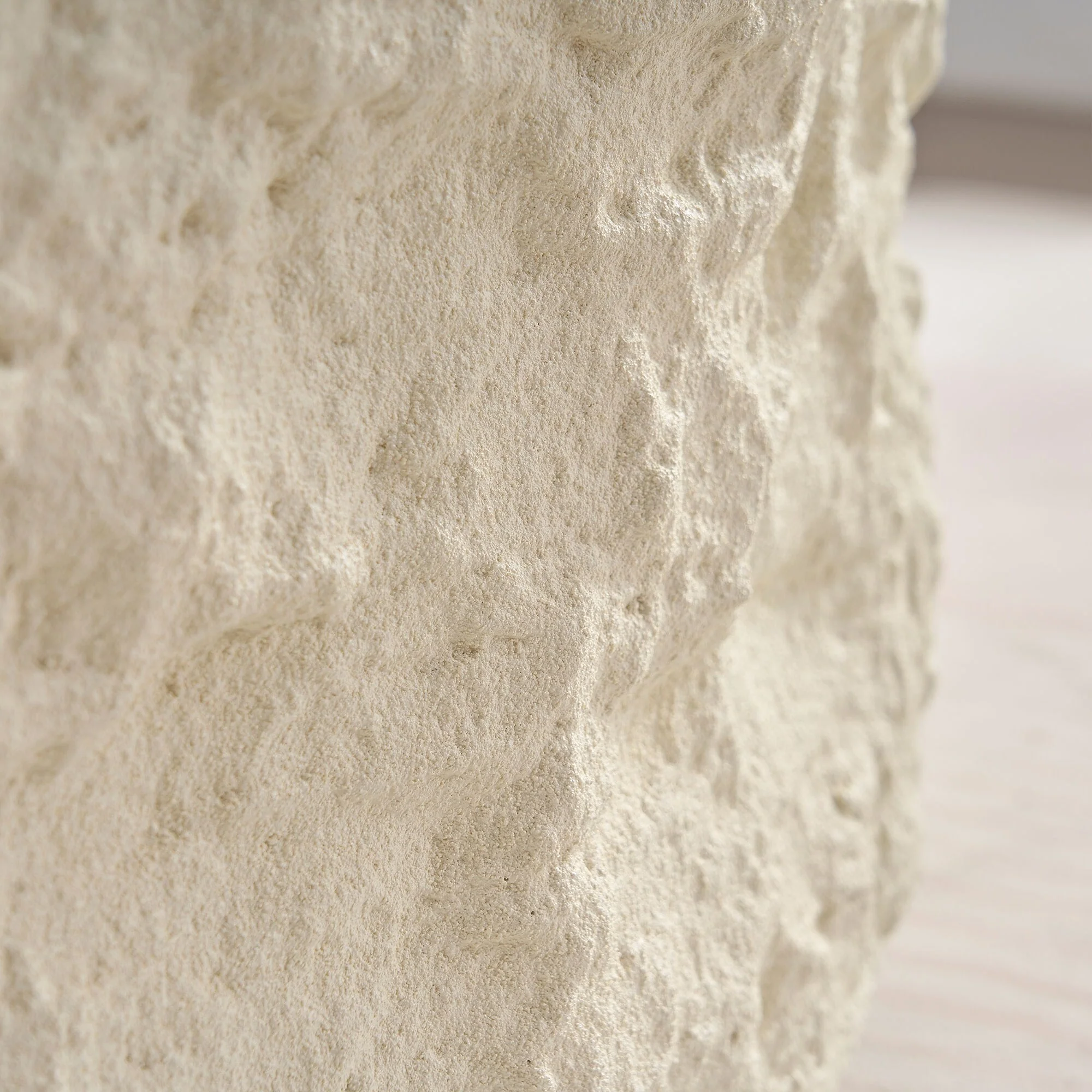 35.43 Fiberglass Round Coffee Table with Imitation Stone Design