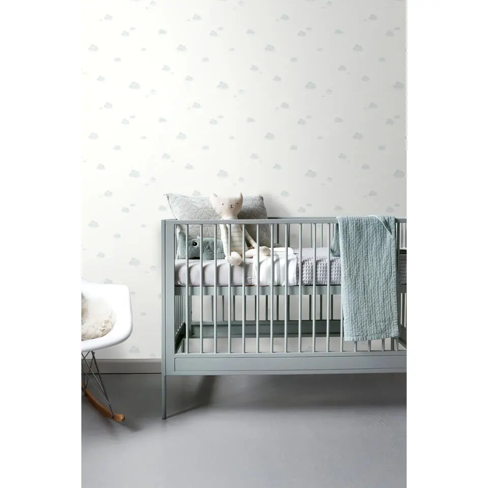 Sanders & Sanders behang wolkjes vergrijsd blauw en wit - 53 cm x 10 m