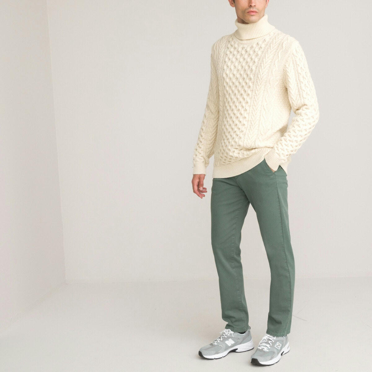 Pull col roulé maille torsadée