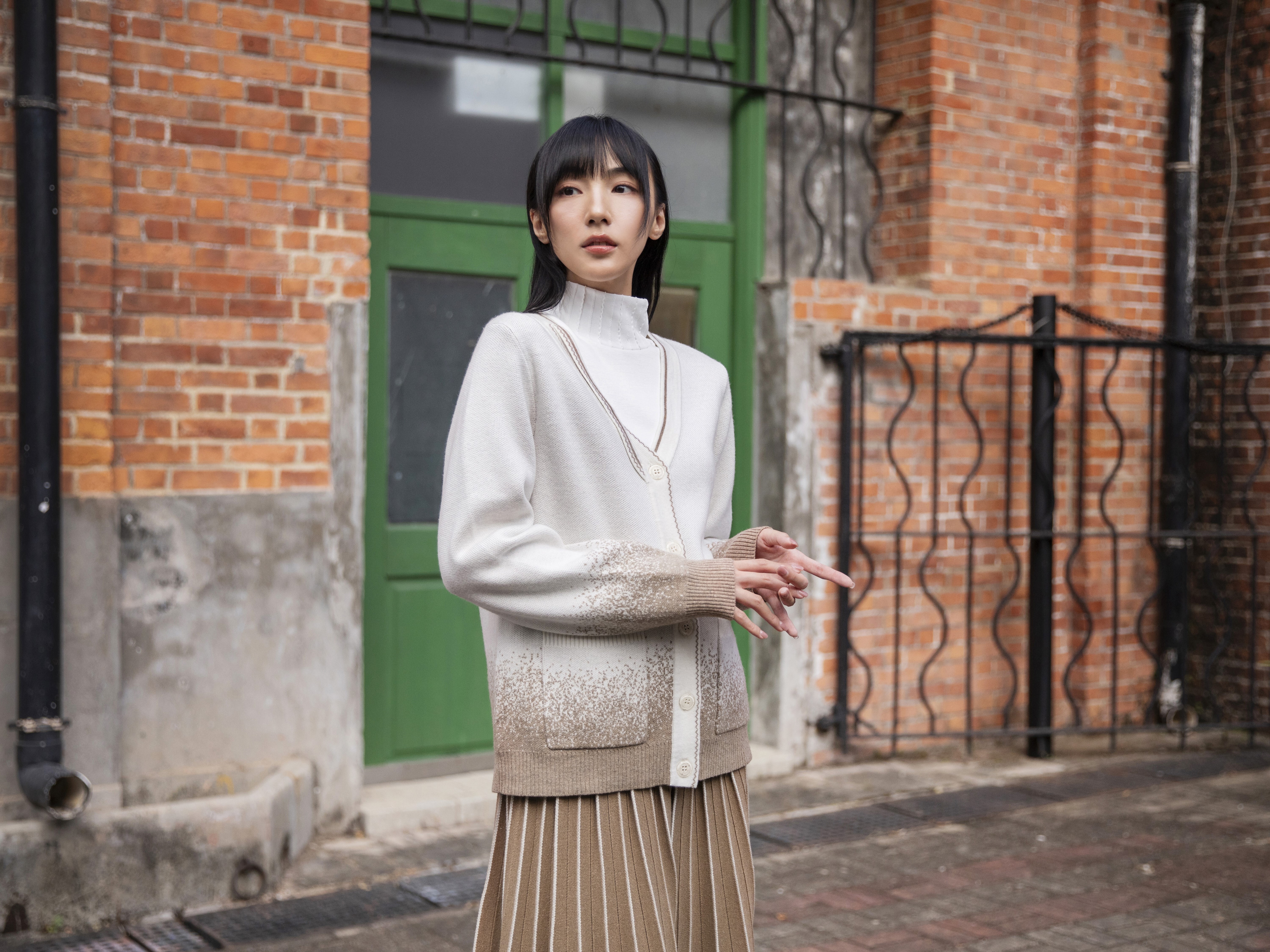 Contrast-stitch Cardigan - 25WDJ276U