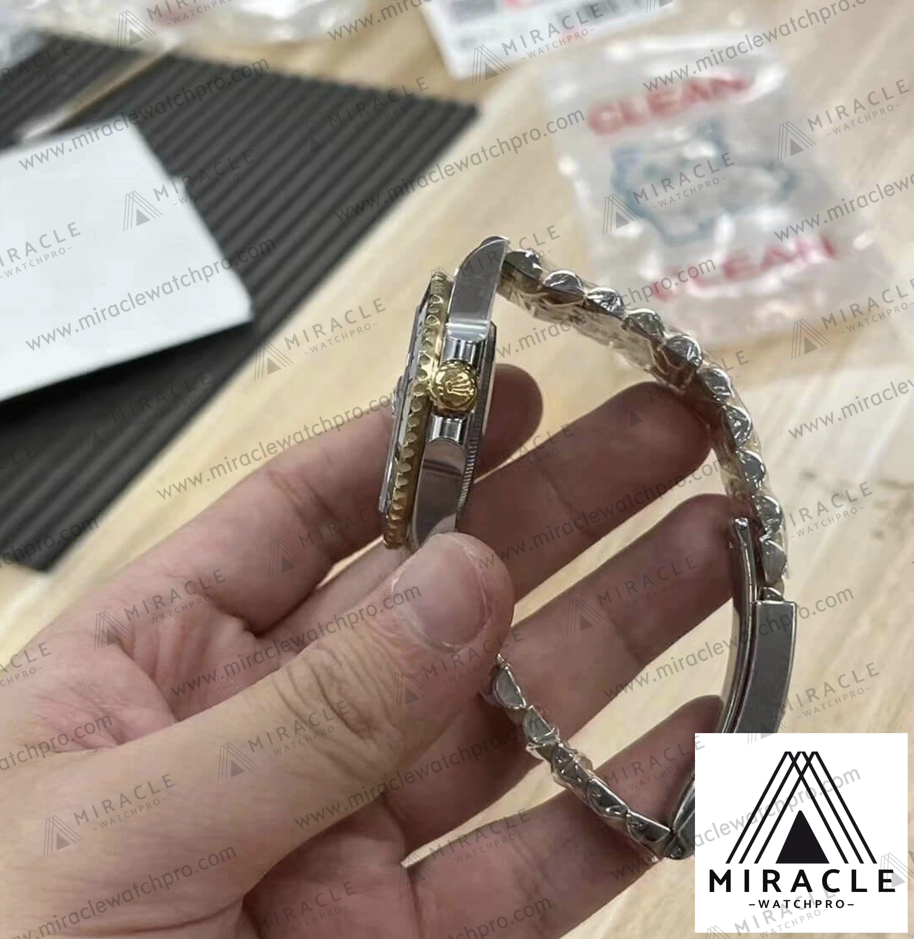 ROLEX-GMT MASTER II-ref.M126713GRNR-0001-Elite Clone-40mm-Replica Watch