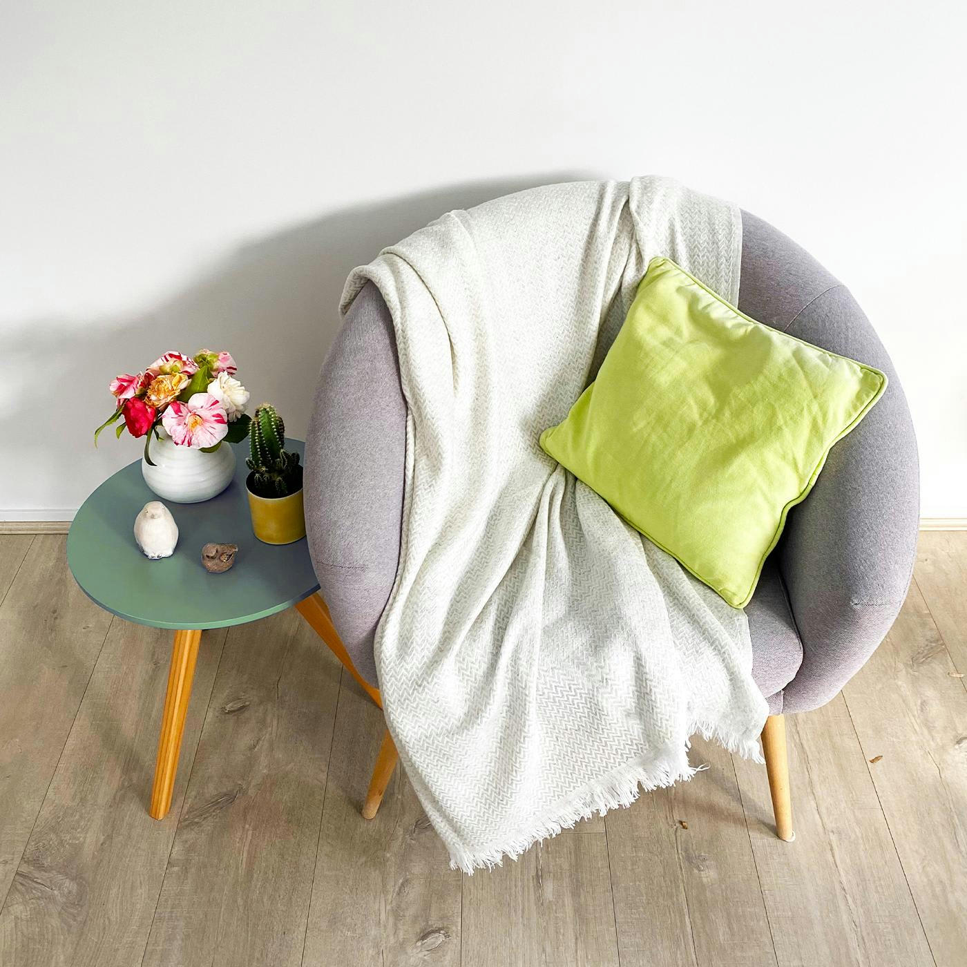 BEIGE AMANDE - Plaid cachemire et laine chevrons beige amande 130 x 230 cm