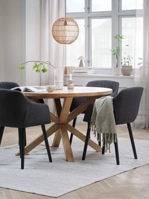 GRIBSKOV Ø120 bord natur eg + 4 ADSLEV stole antracit