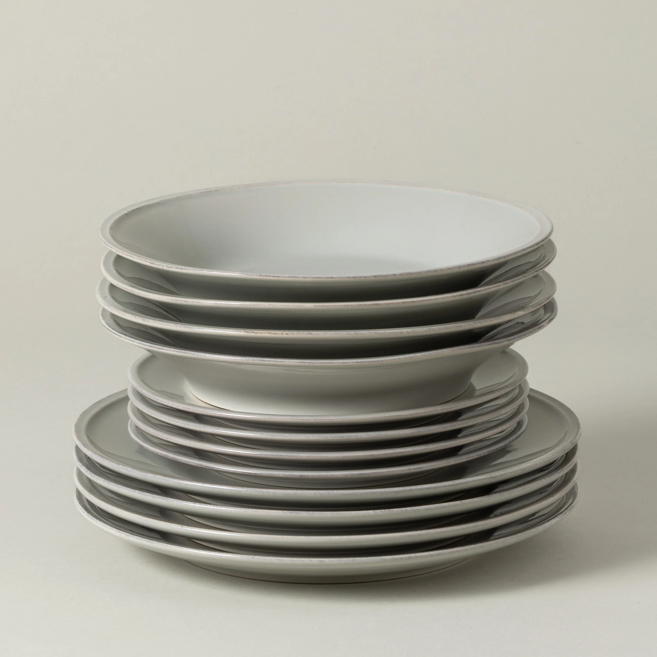 12-Piece Dinnerware Set with Soup/Pasta Plate Friso