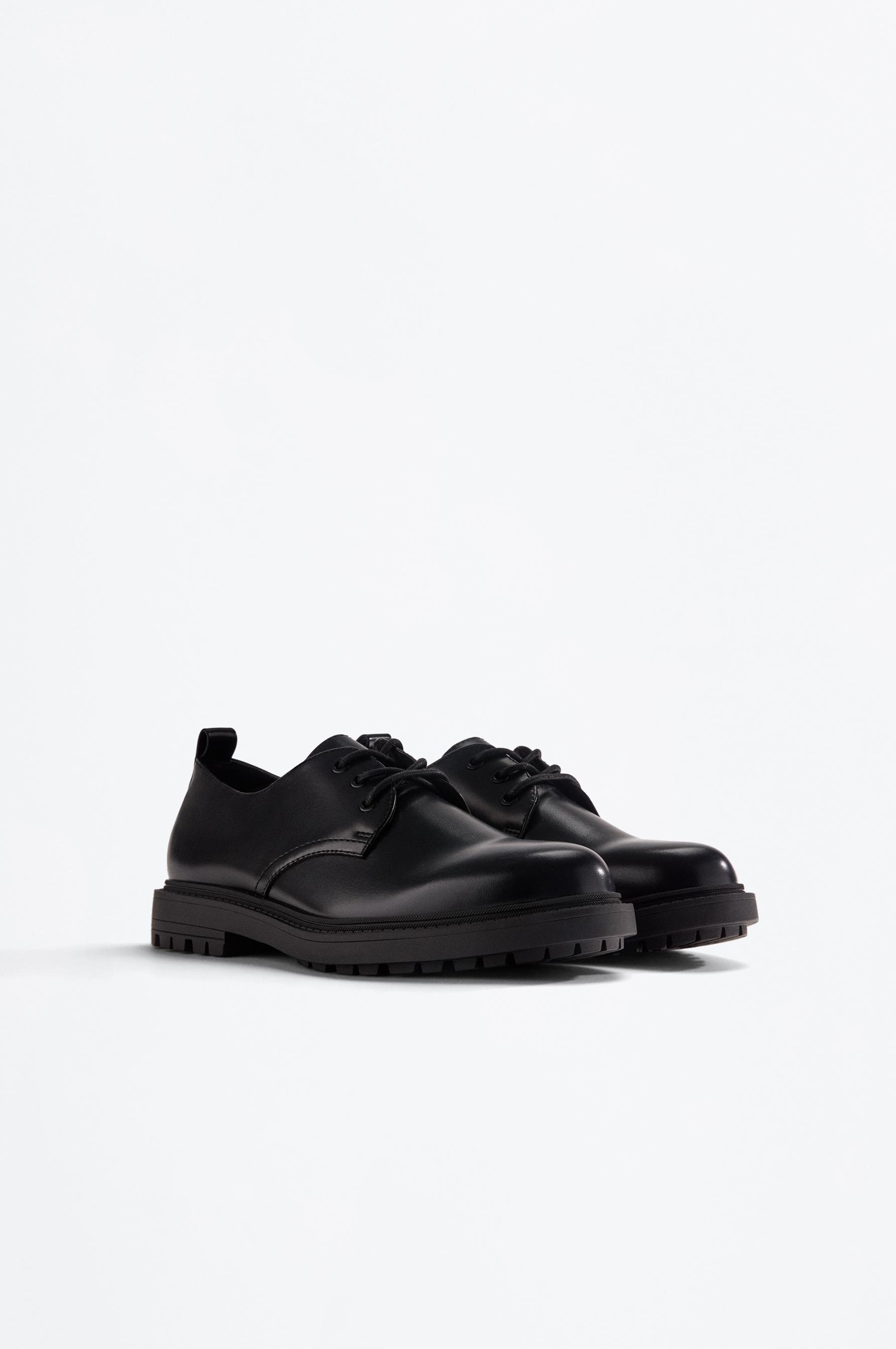 Zapato de vestir blucher
