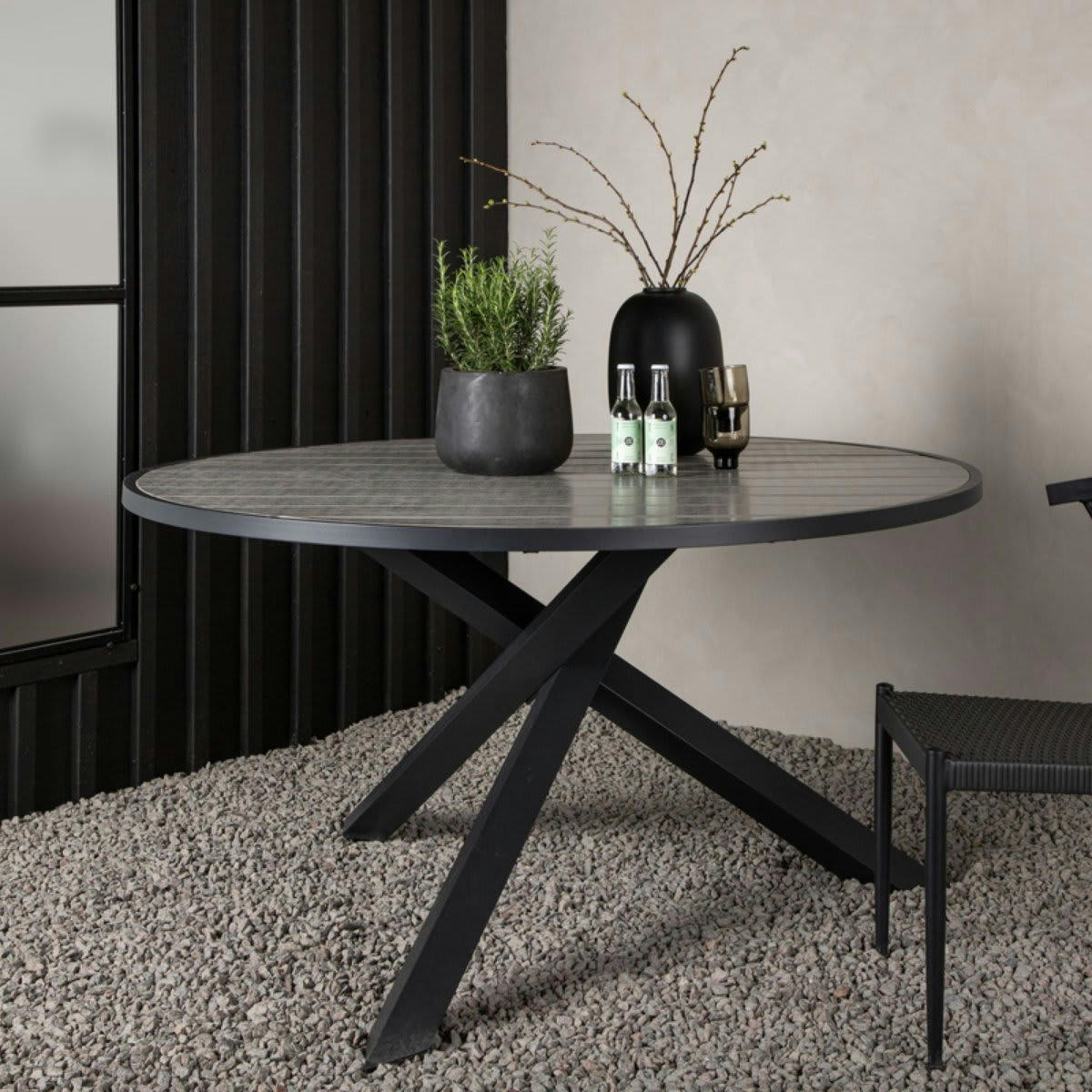 SHERAZ - Table de jardin ronde 140cm en aluminium gris foncé