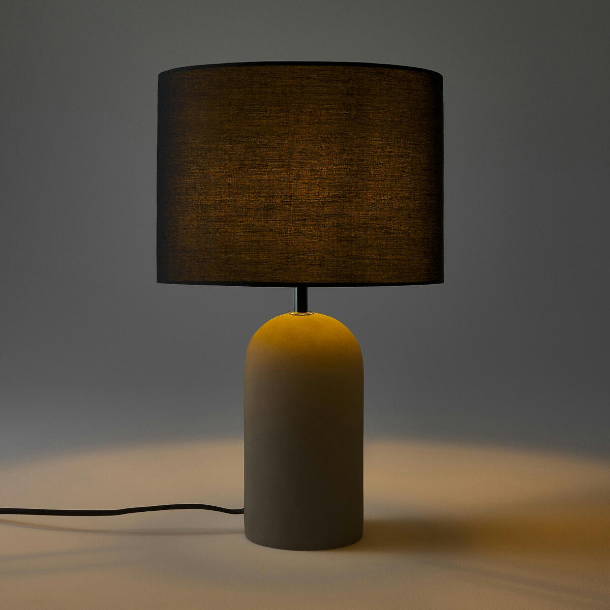 Lampe à poser en béton, Emna