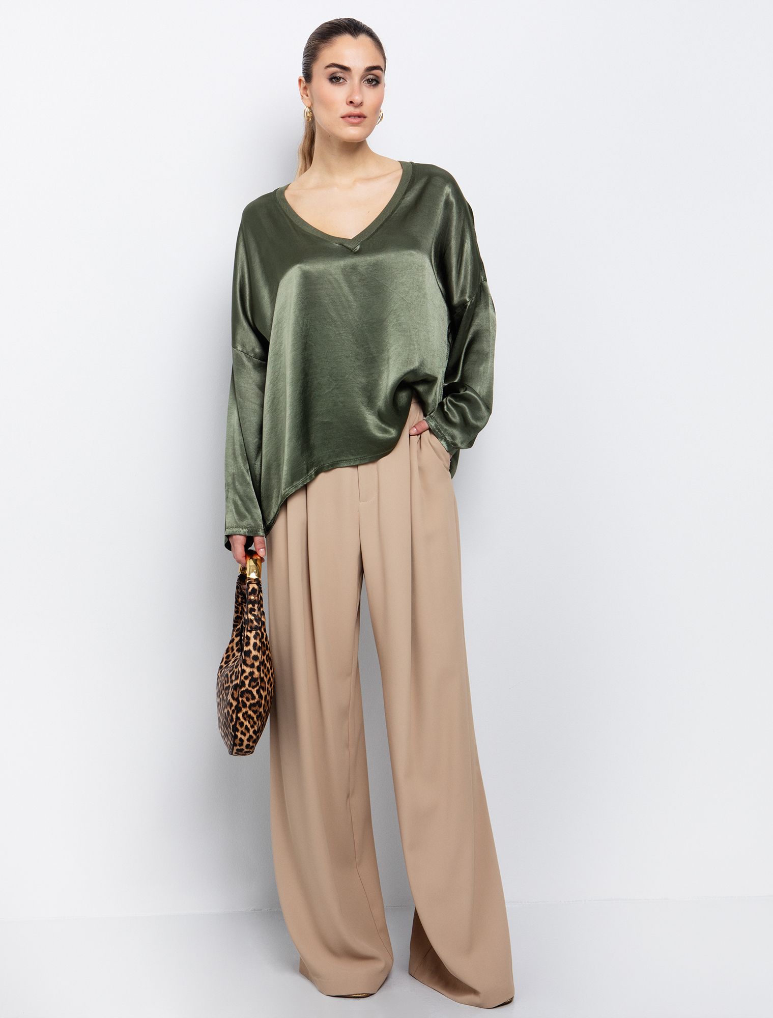 Σατινέ τοπ σε ριχτή γραμμή