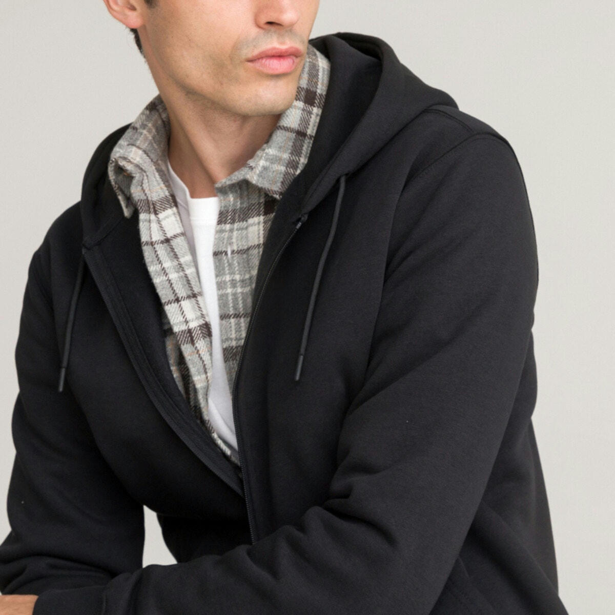 Sweat zippé à capuche