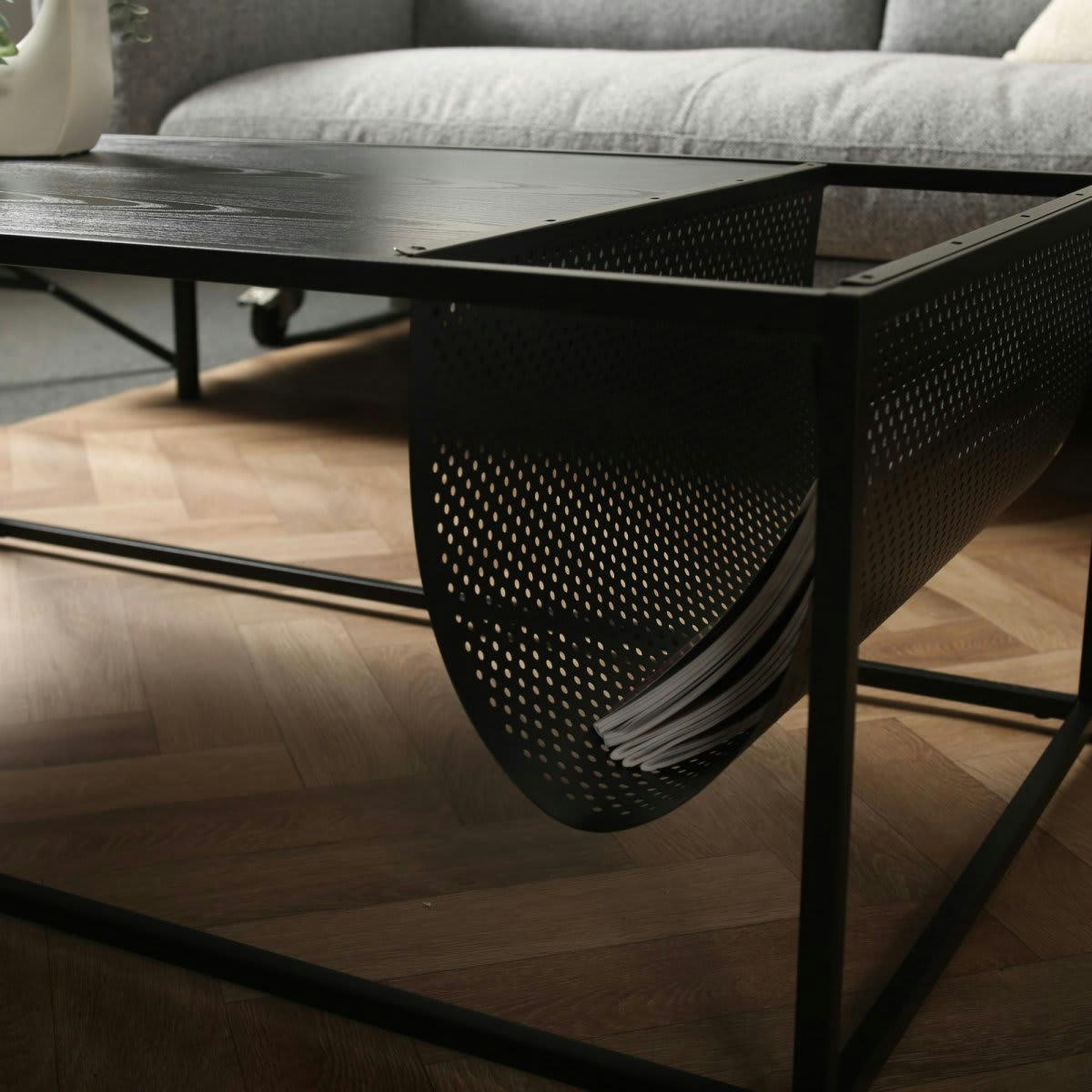 ELYA - Table basse avec porte magazines en bois et métal