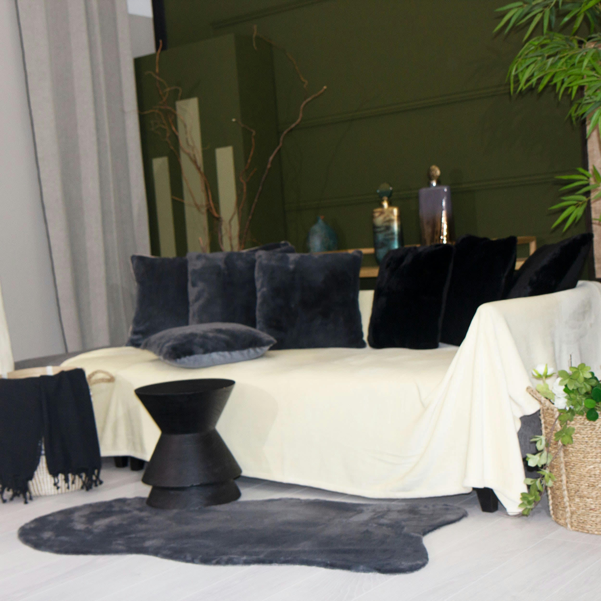 FINESSE - Plaid en fibre synthétique beige 130x170