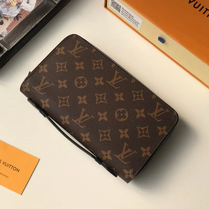 Louis Vuitton LV Zippy Wallet