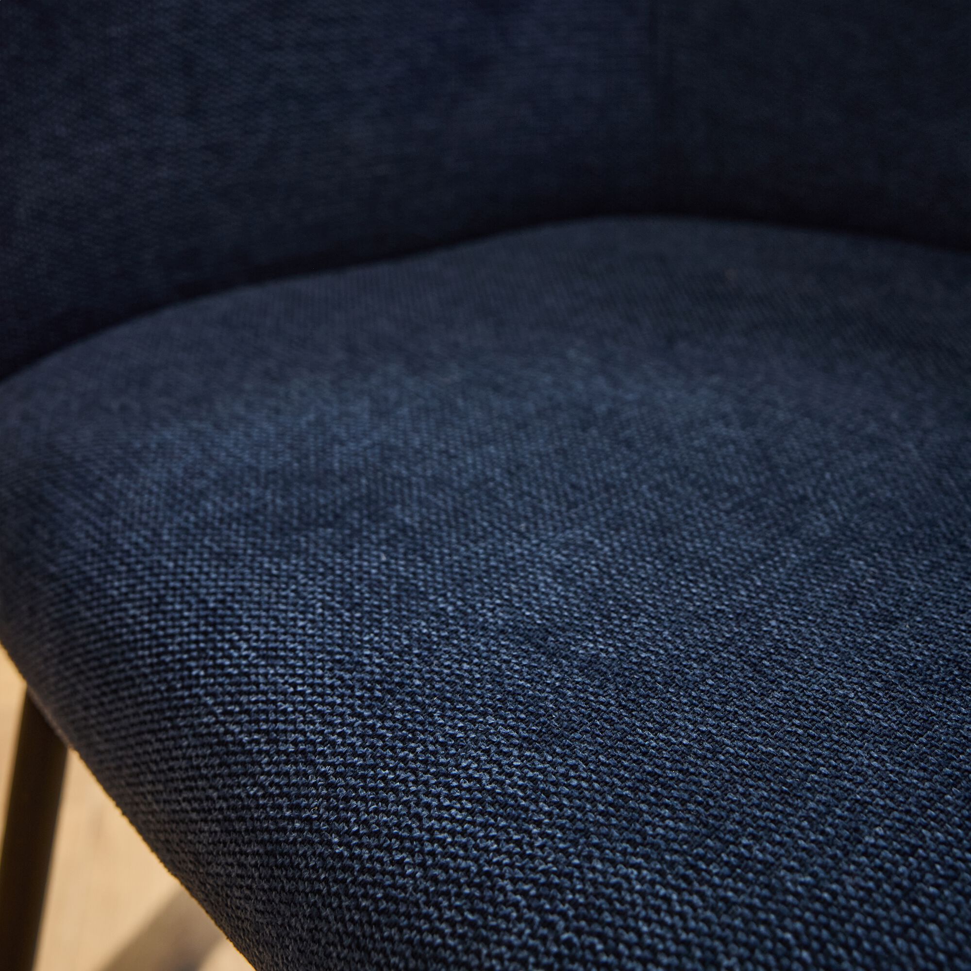 PEILLE - Chaise en tissu et métal avec accoudoirs - bleu figuerolles