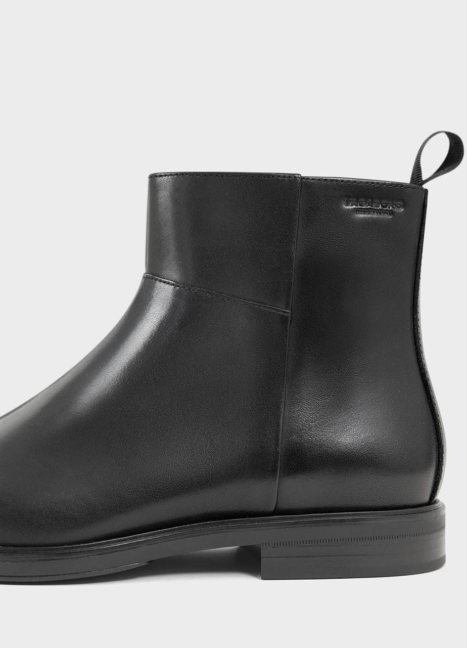 Andrew Boots