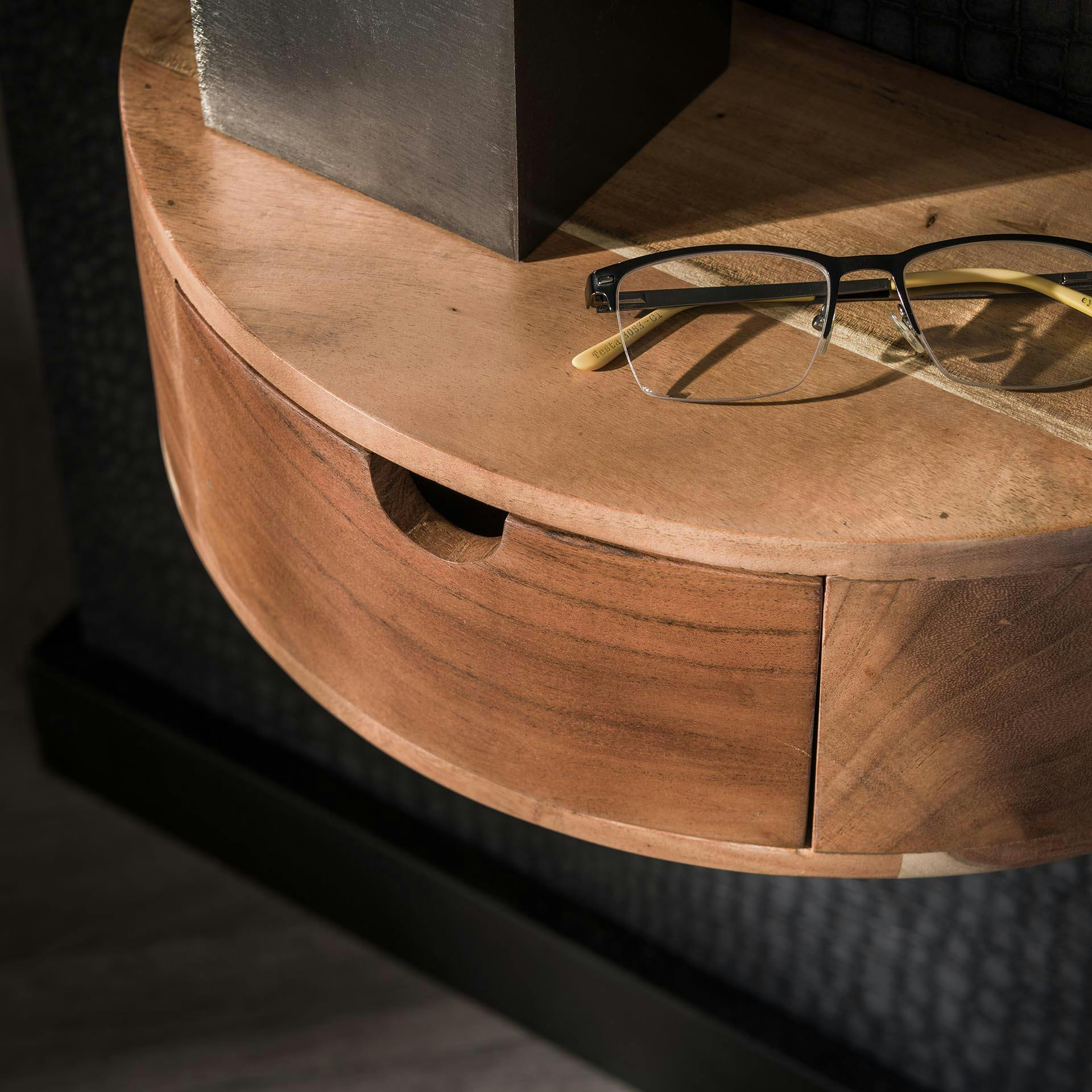Table de chevet murale courbe 1 tiroir MELBOURNE