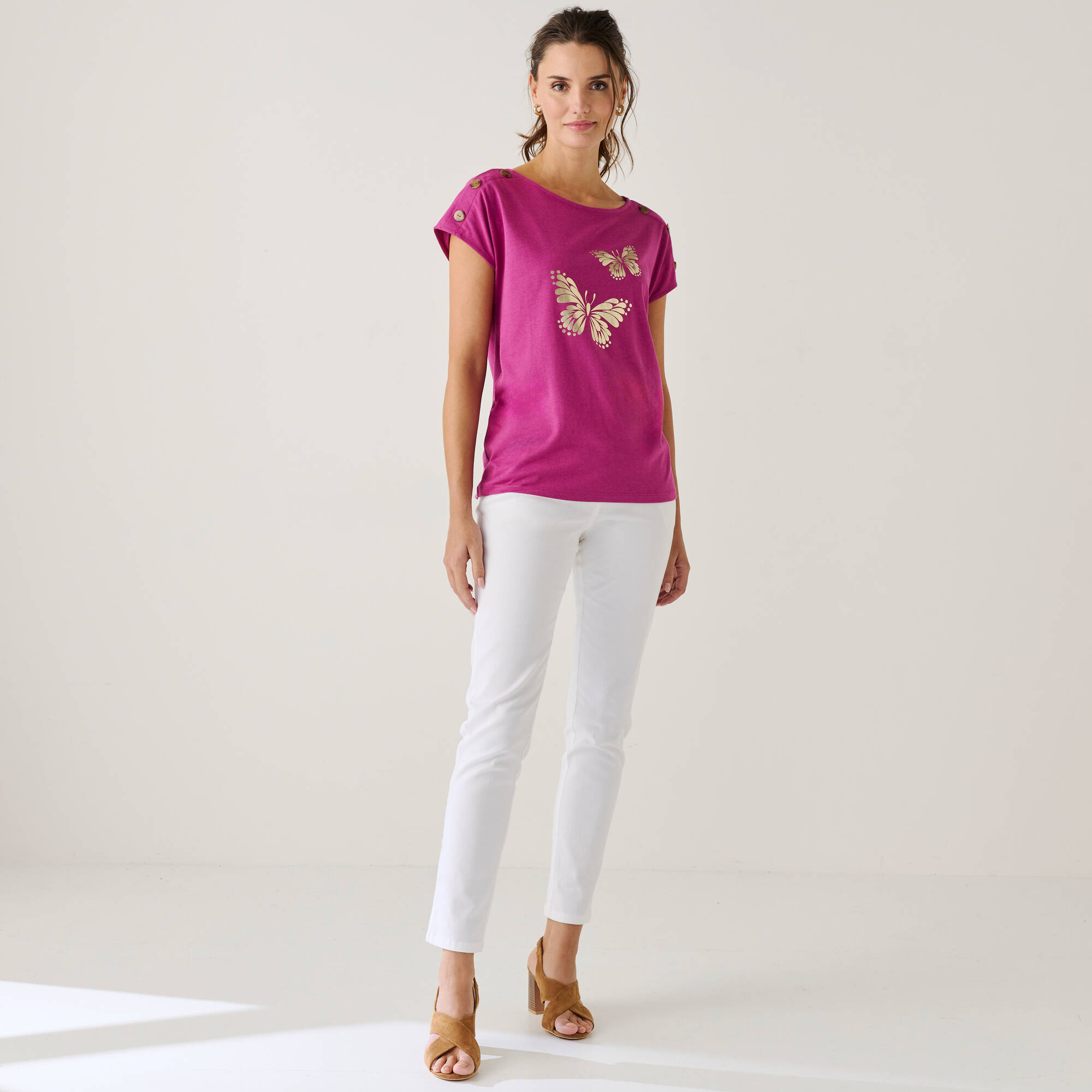 T-shirt col rond imprimé papillon doré