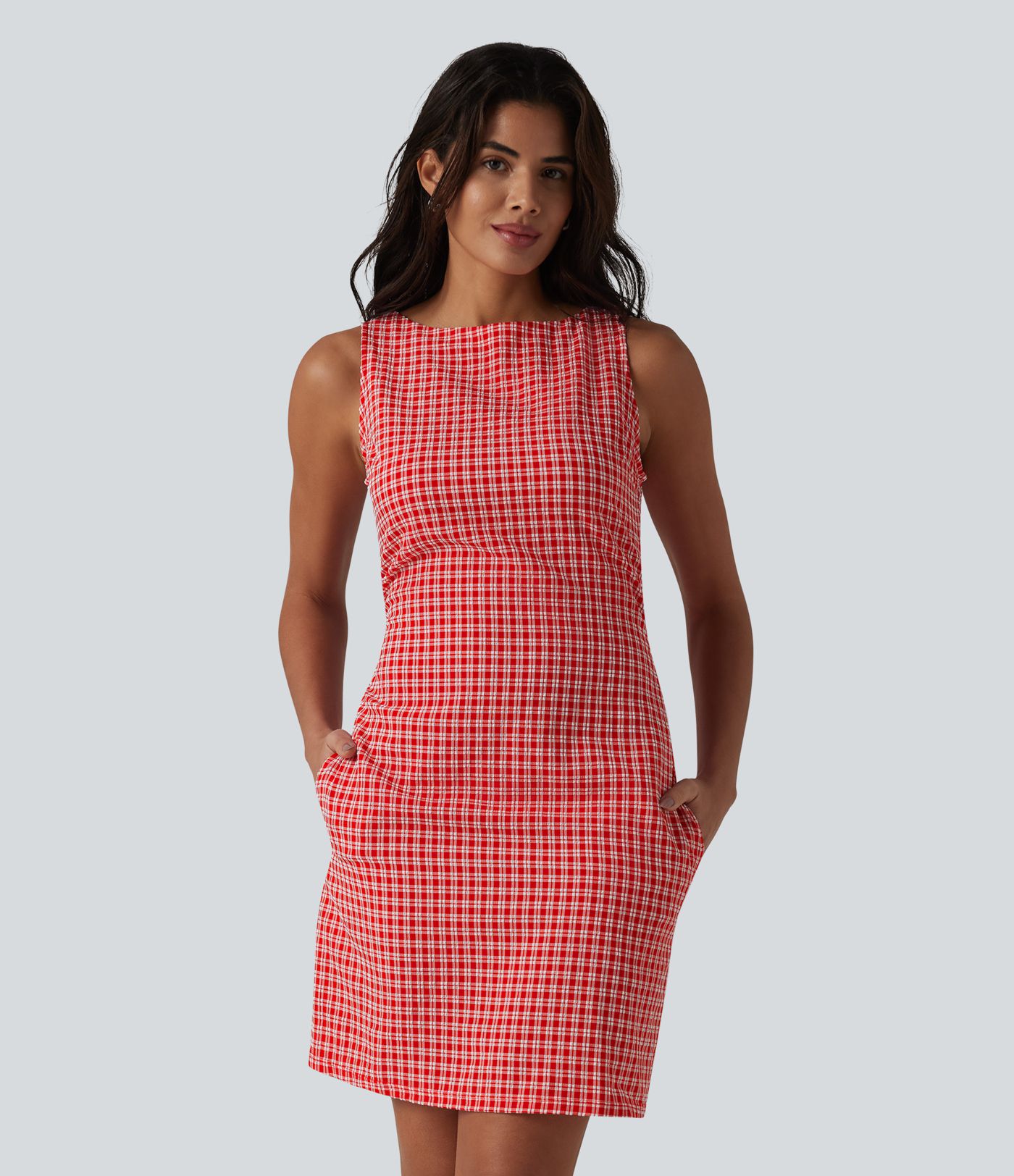 Robe mini casual sans manches col bateau à carreaux vichy, avec poches