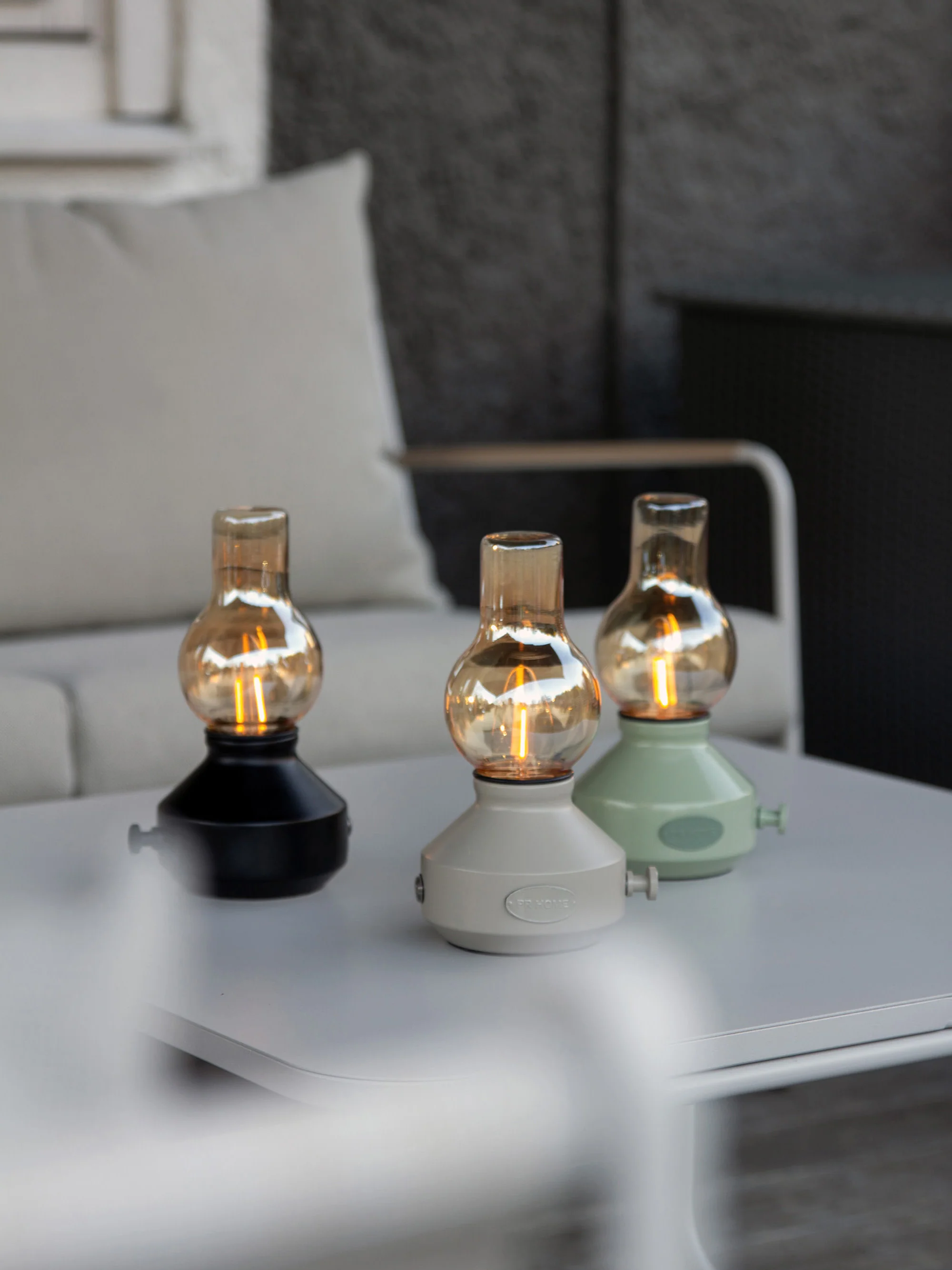 Kleine LED-Außentischlampe Glimt, dimmbar