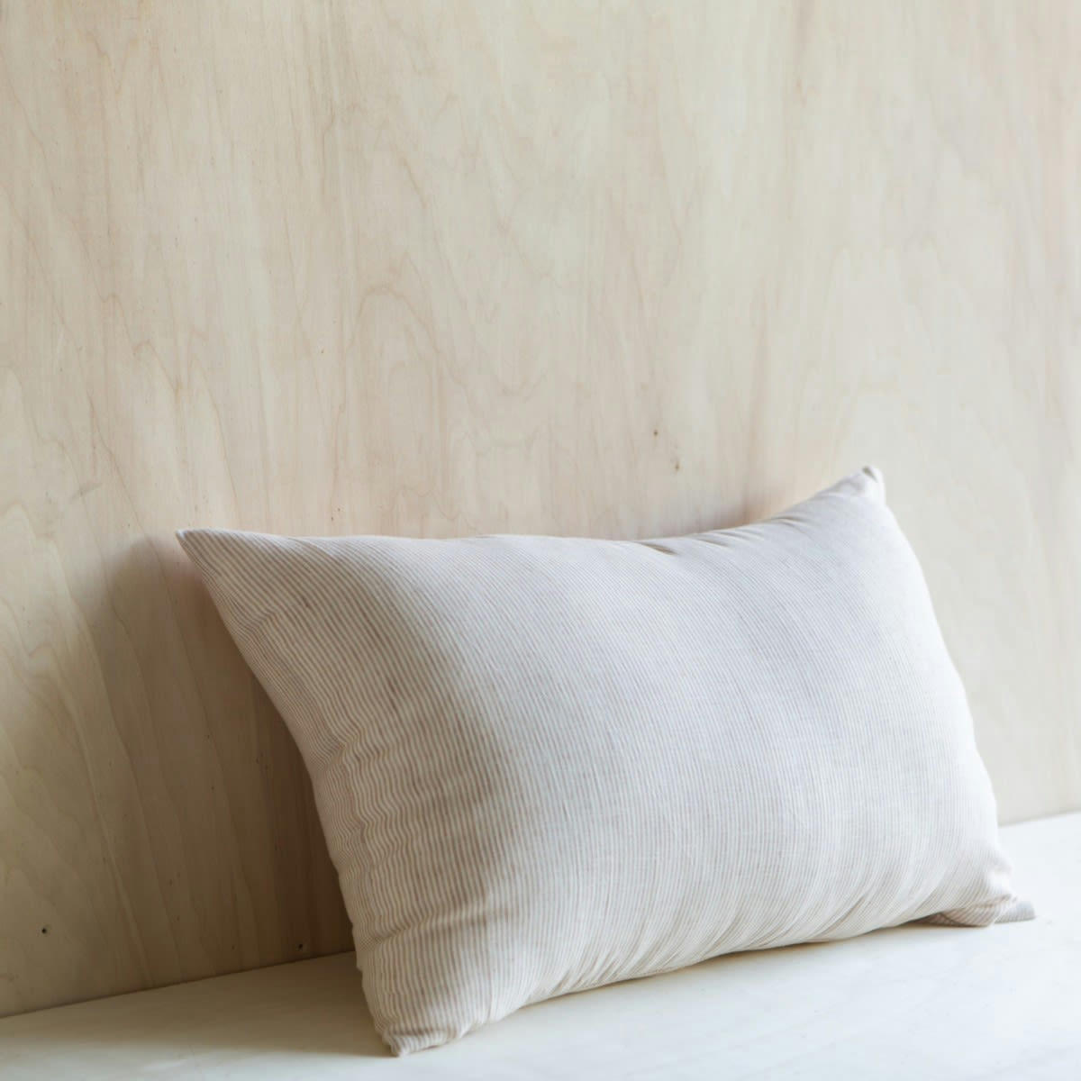 LES ESSENTIELS - Coussin en lin lavé fines rayures rose/crème 40x65