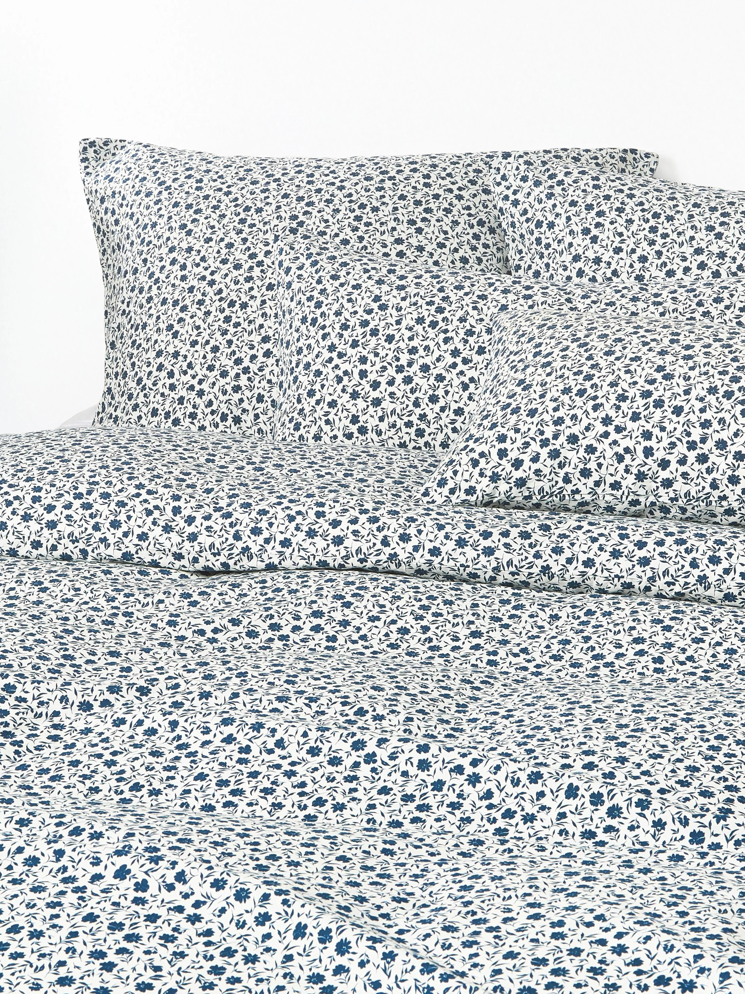 Gewaschener Baumwoll-Bettdeckenbezug Nolana mit feinem Blumenmuster
