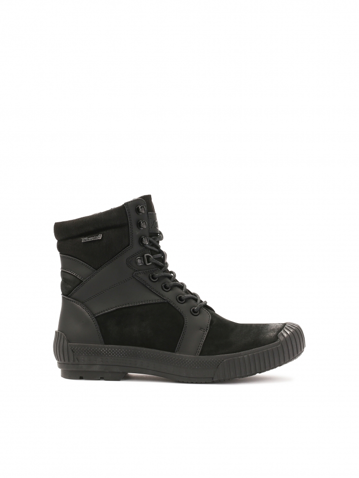 Black boots with Thinsulate membrane