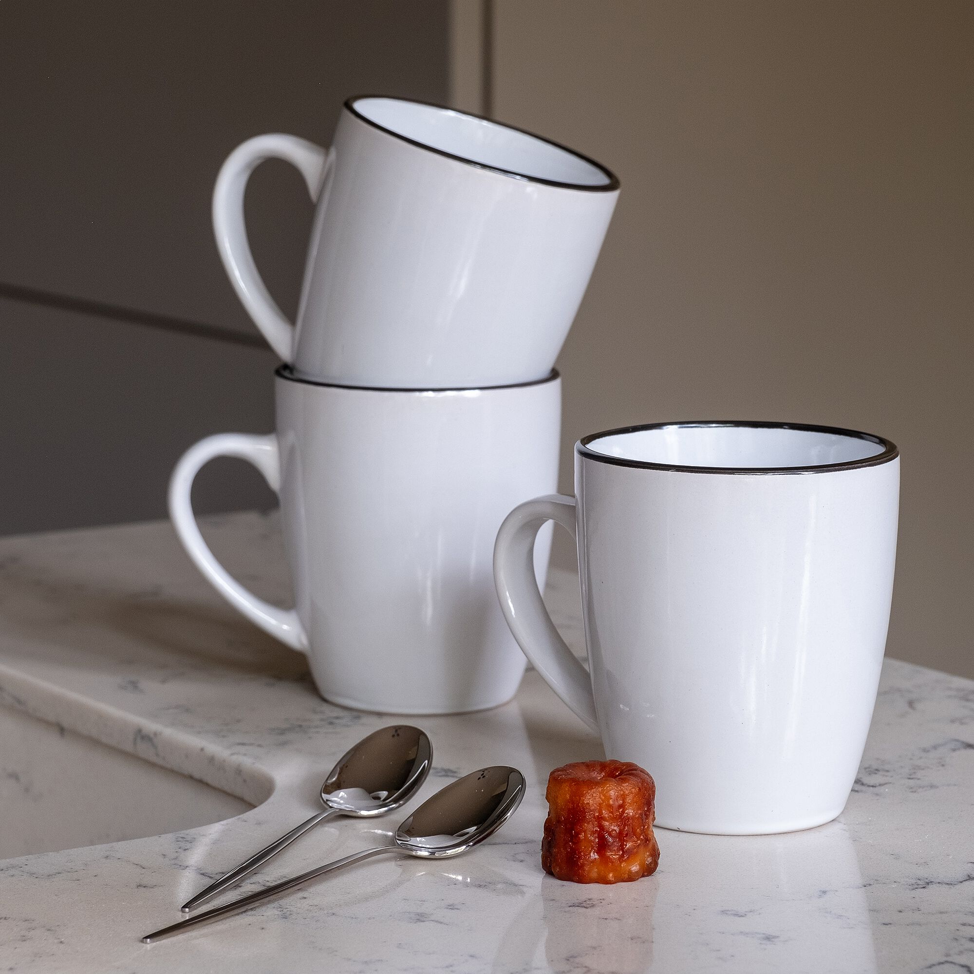 ANNE - Mug en grès avec liseré noir D8,7cm - blanc