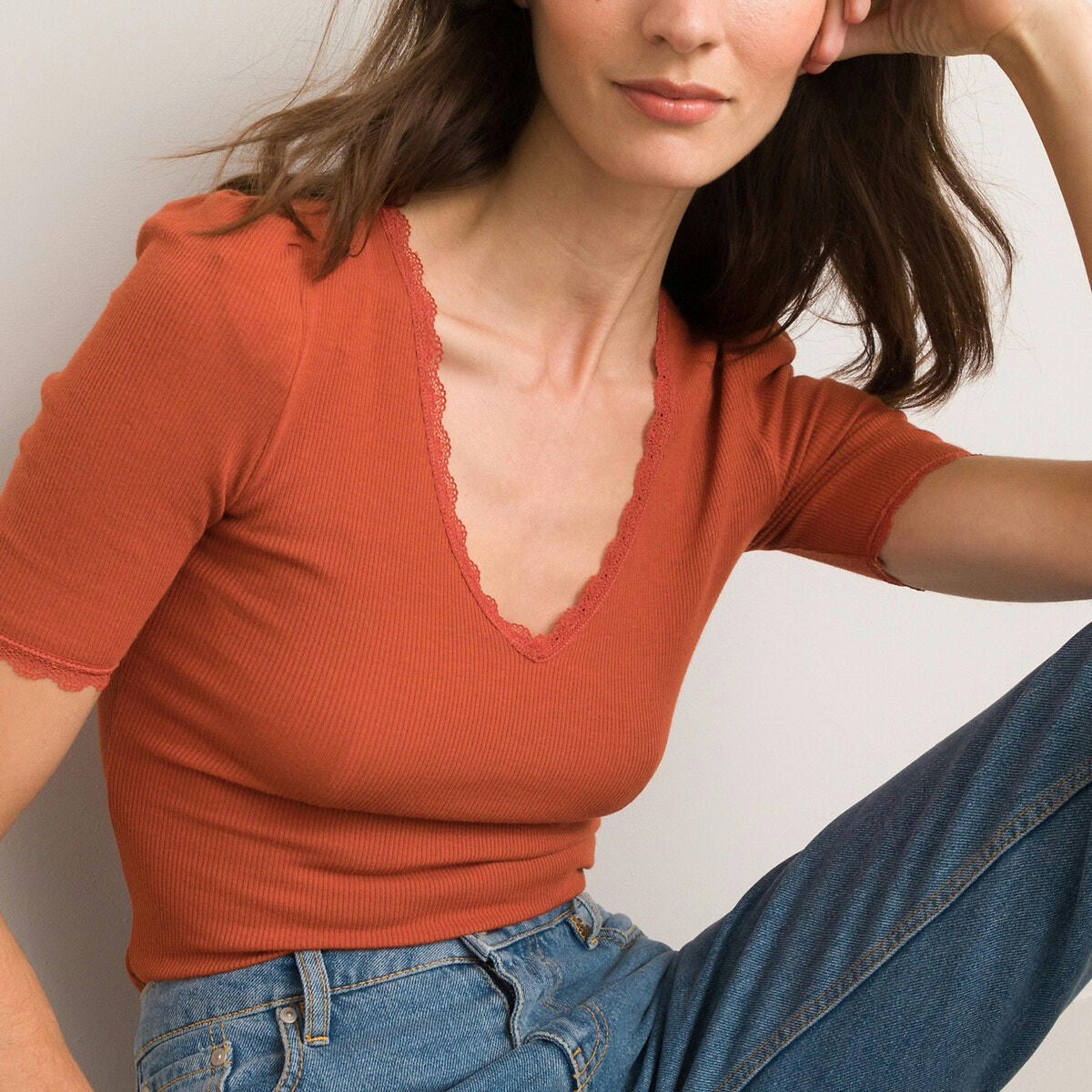 T-shirt col V, manches courtes