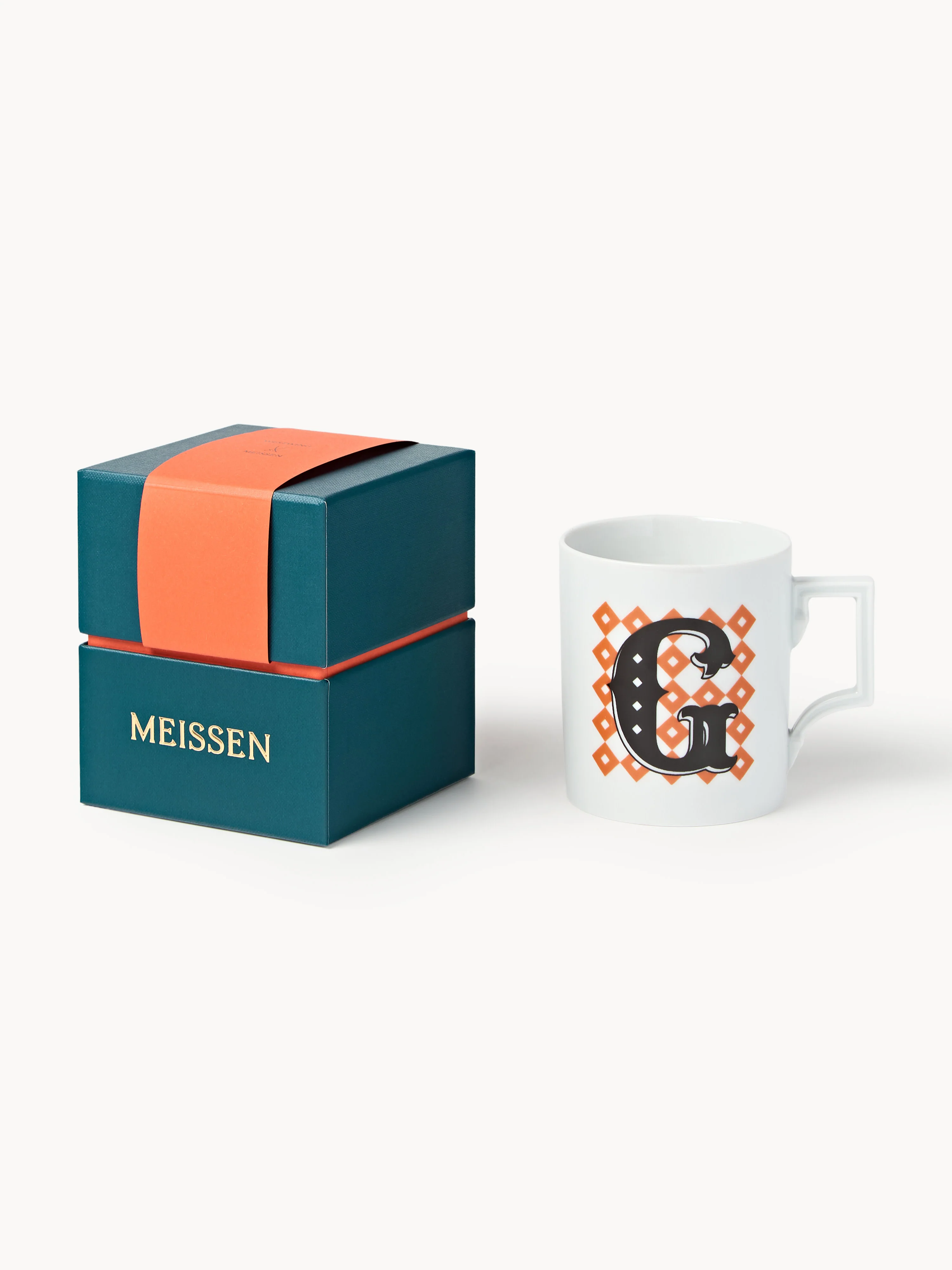Westwing x MEISSEN, Handgefertigte Tasse Initials mit Dekor-Motiv
