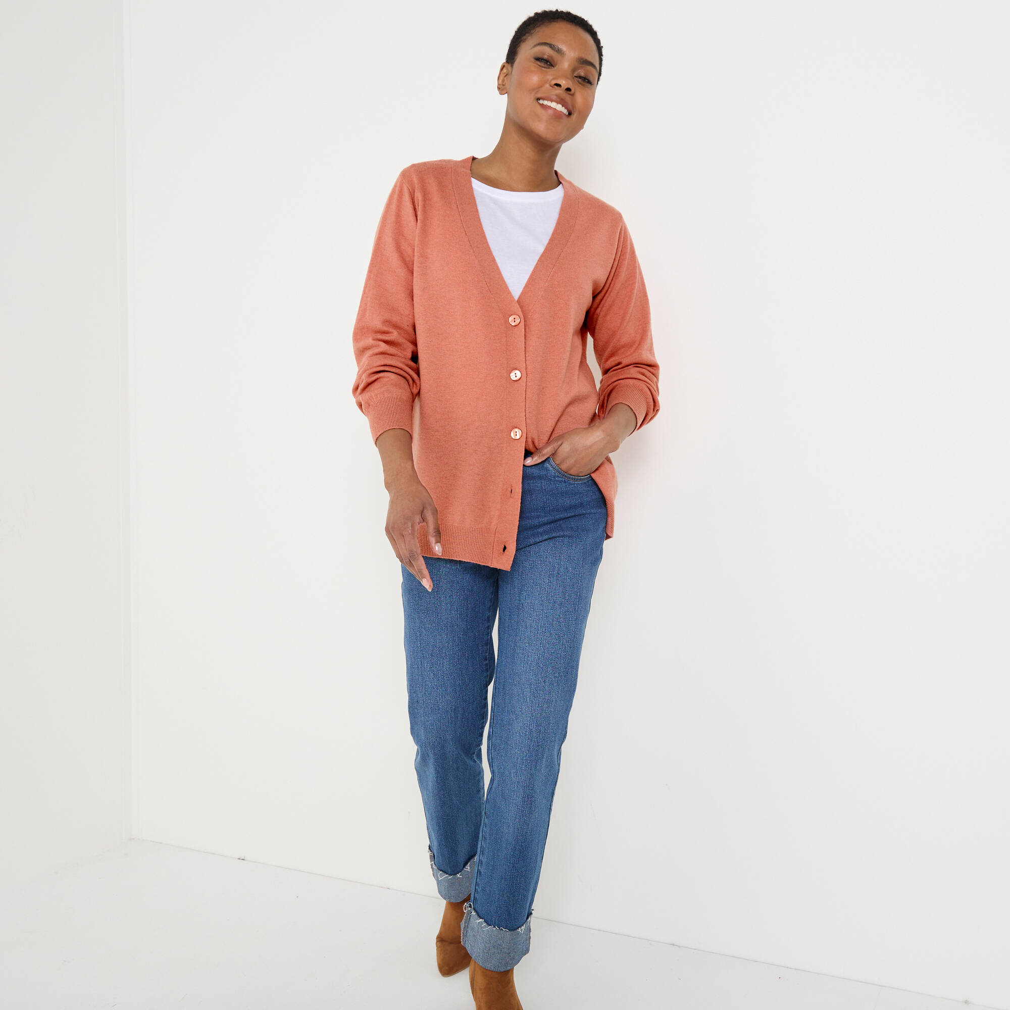 Gilet boutonné col V, laine d'agneau