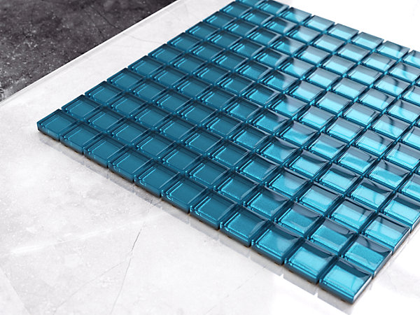 Mosaïque en verre sur filet pour salle de bain ou cuisine 30 cm x 30 cm -Blue metal