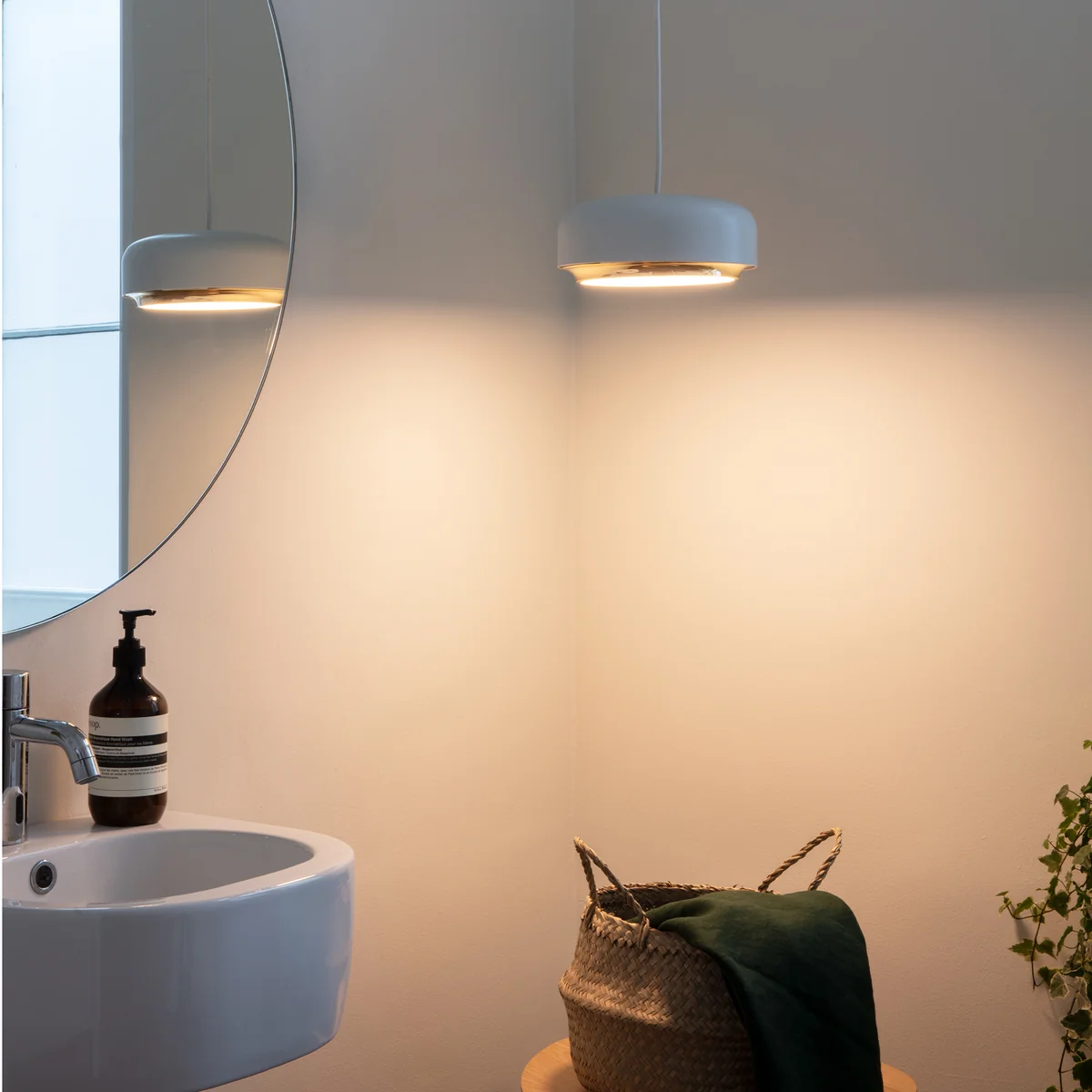Umage - Hazel LED Pendelleuchte, 16 x Ø 40 cm, weiß