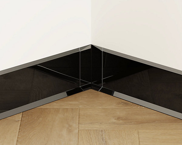 Coin intérieur pour plinthe Ilcom FLI Noir poli - 30mm x 60 mm x 0,65 ep.