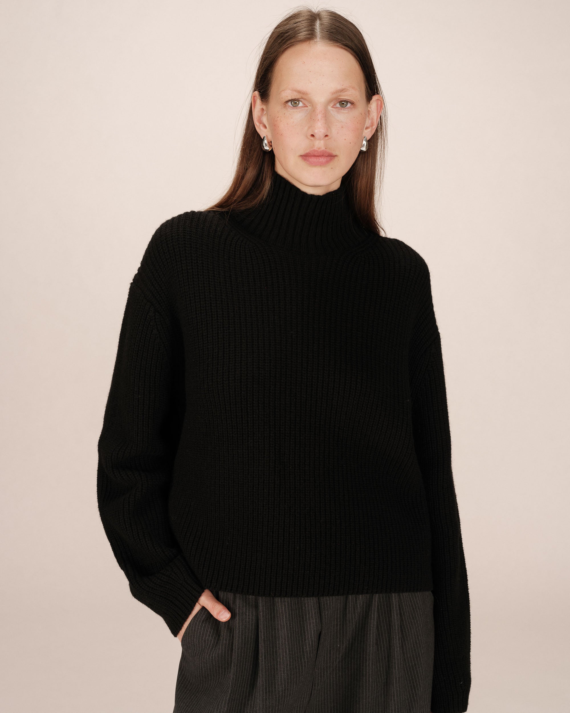 Pull en boxy en laine noir Sagan