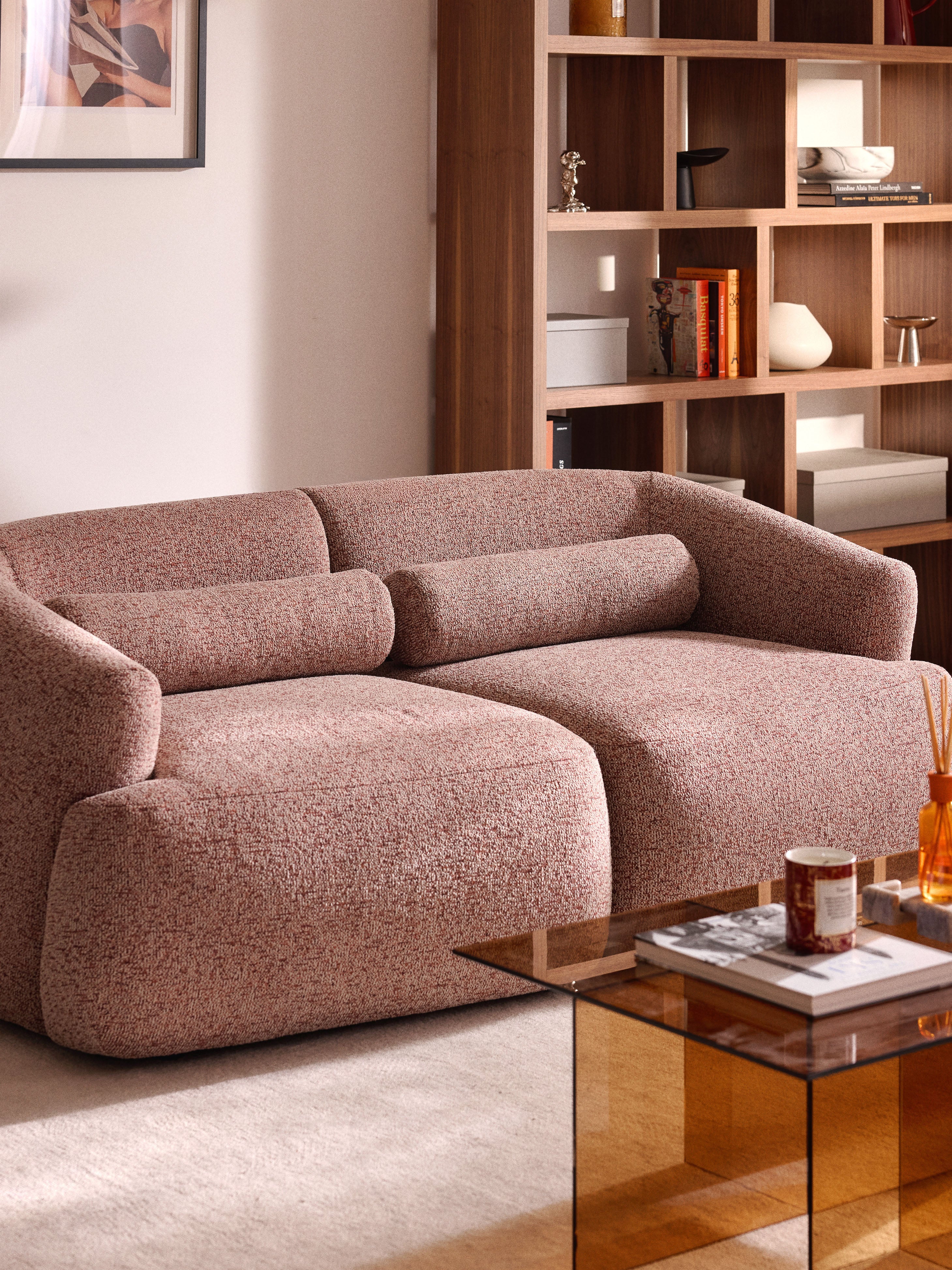Bouclé-Sofa-Nackenrolle Sofia