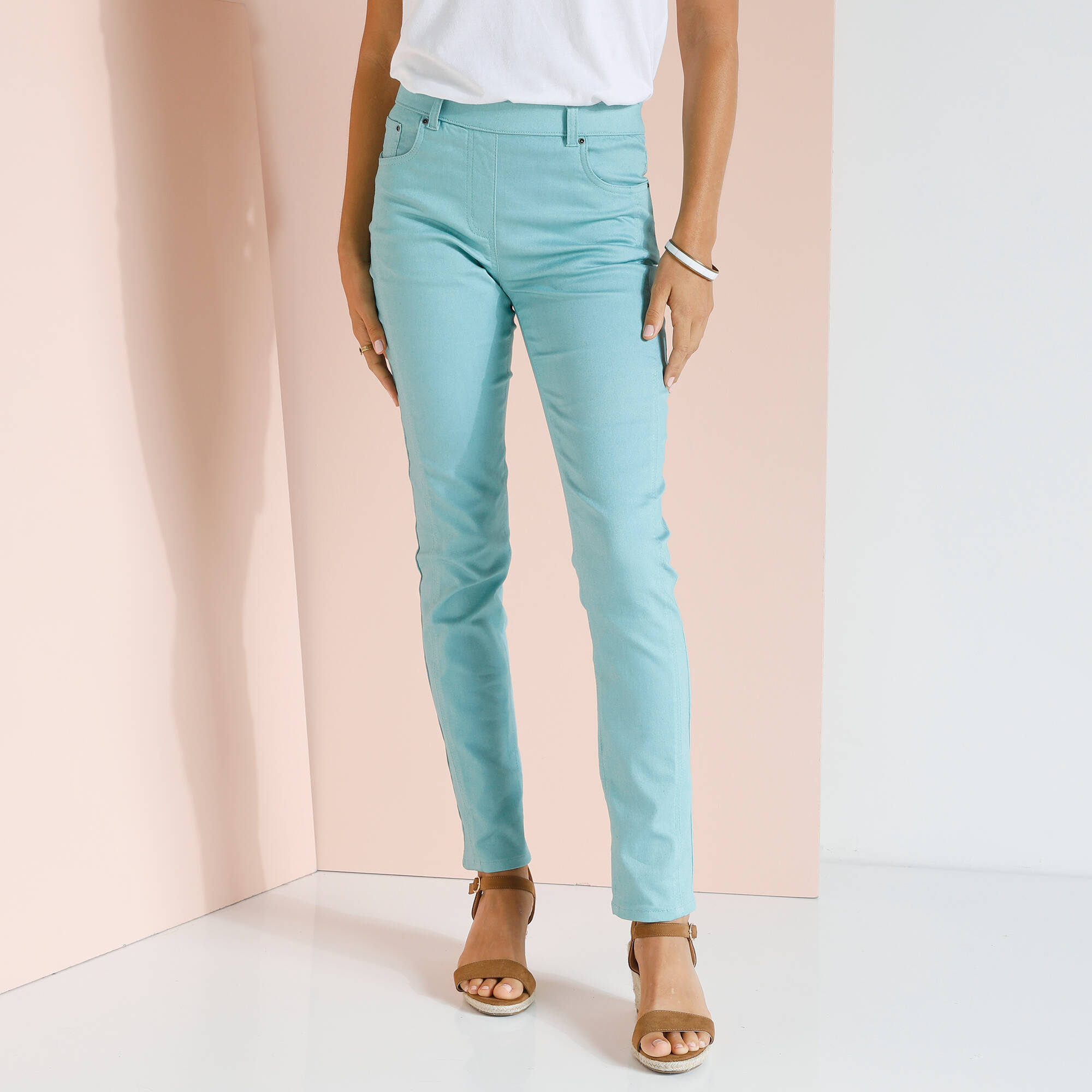 Pantalon stretch coutures affinantes