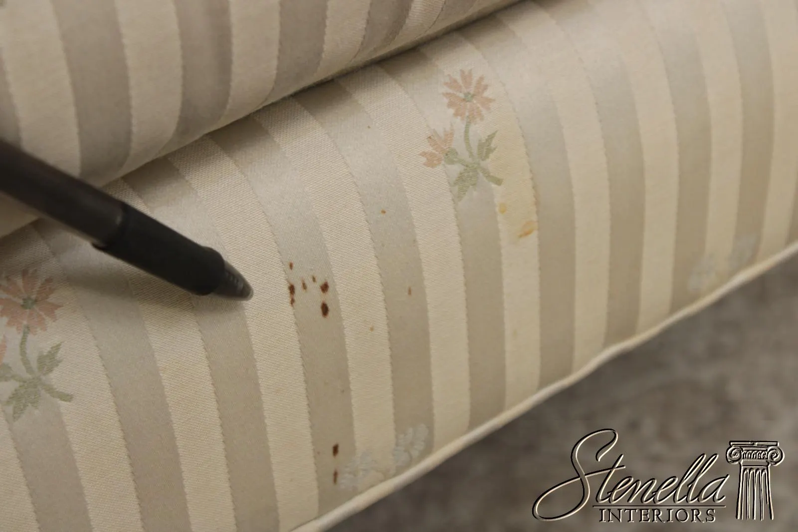72509: LAINE Sheraton Style Mahogany Settee Loveseat