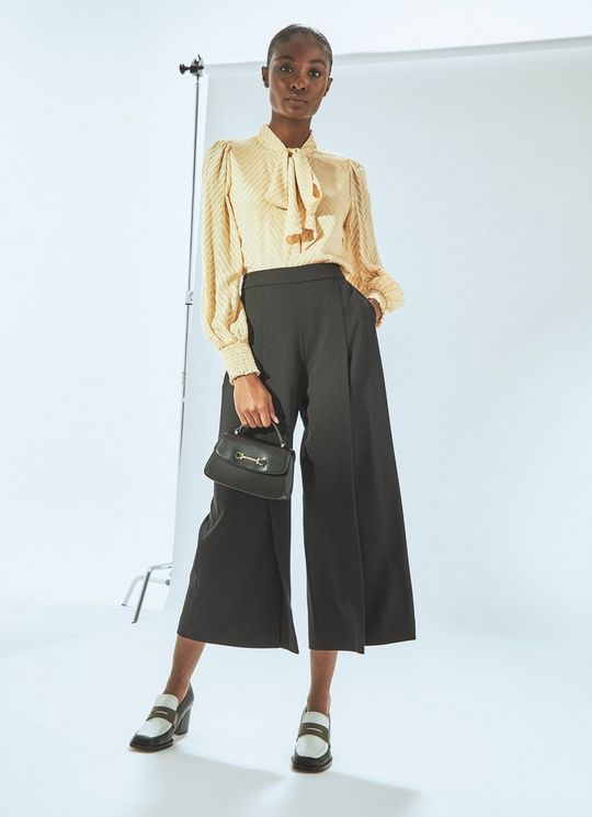 Eva Black Wide Crop Pleat Trouser