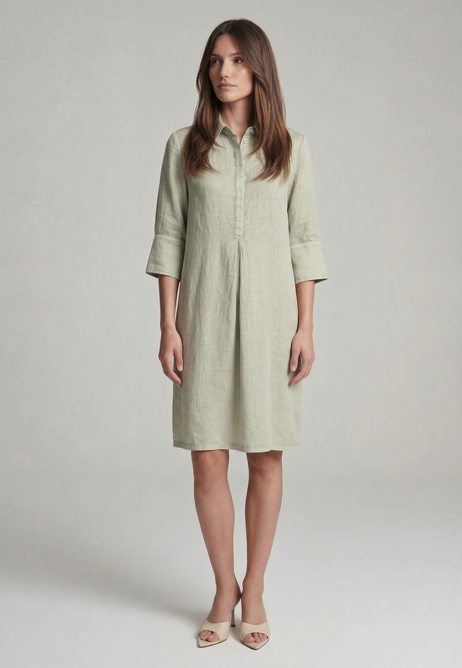 Leinenkleid mit Hemdkragen