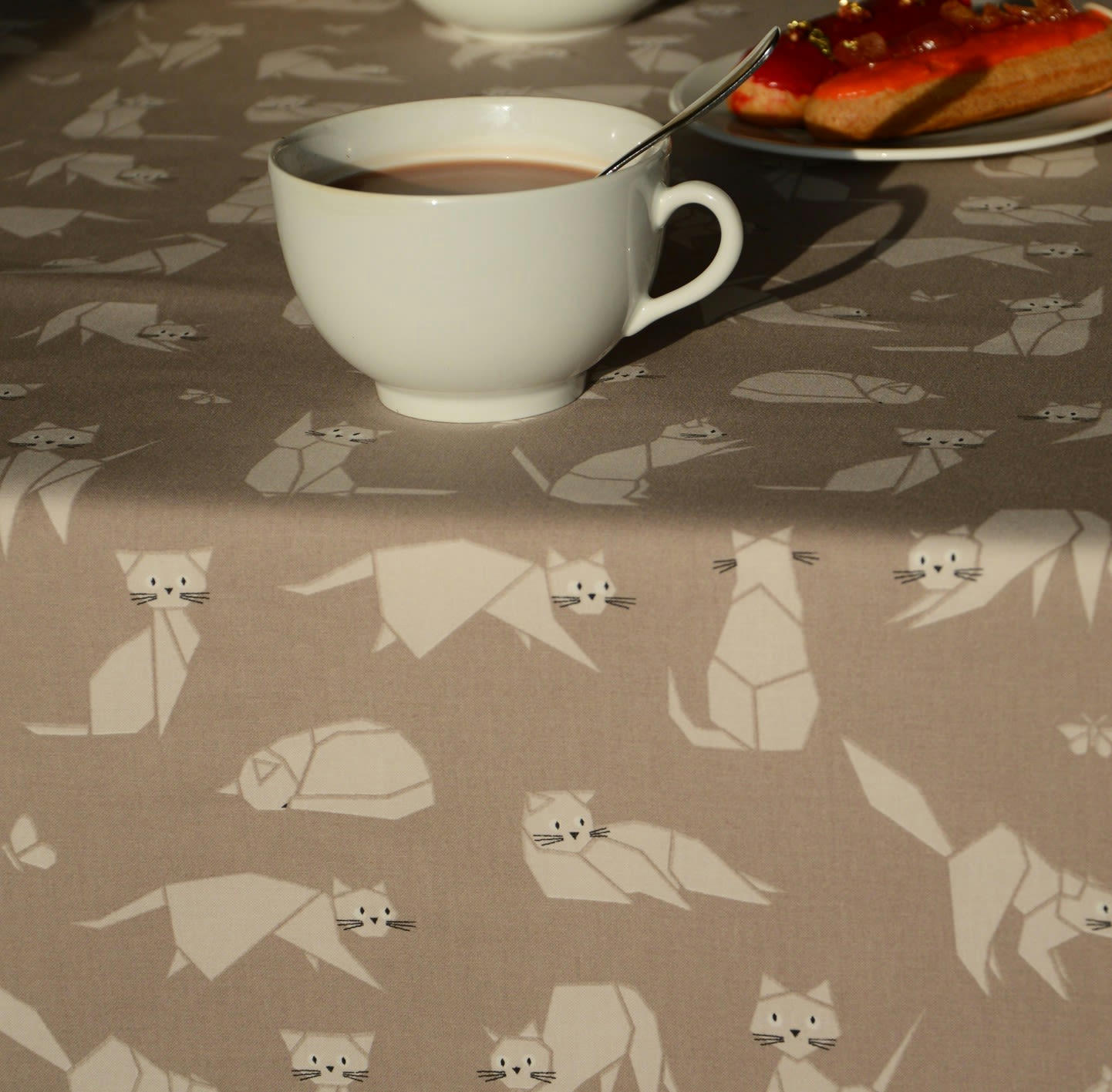 CHAT - Nappe enduite ronde 160 x 160 cm taupe