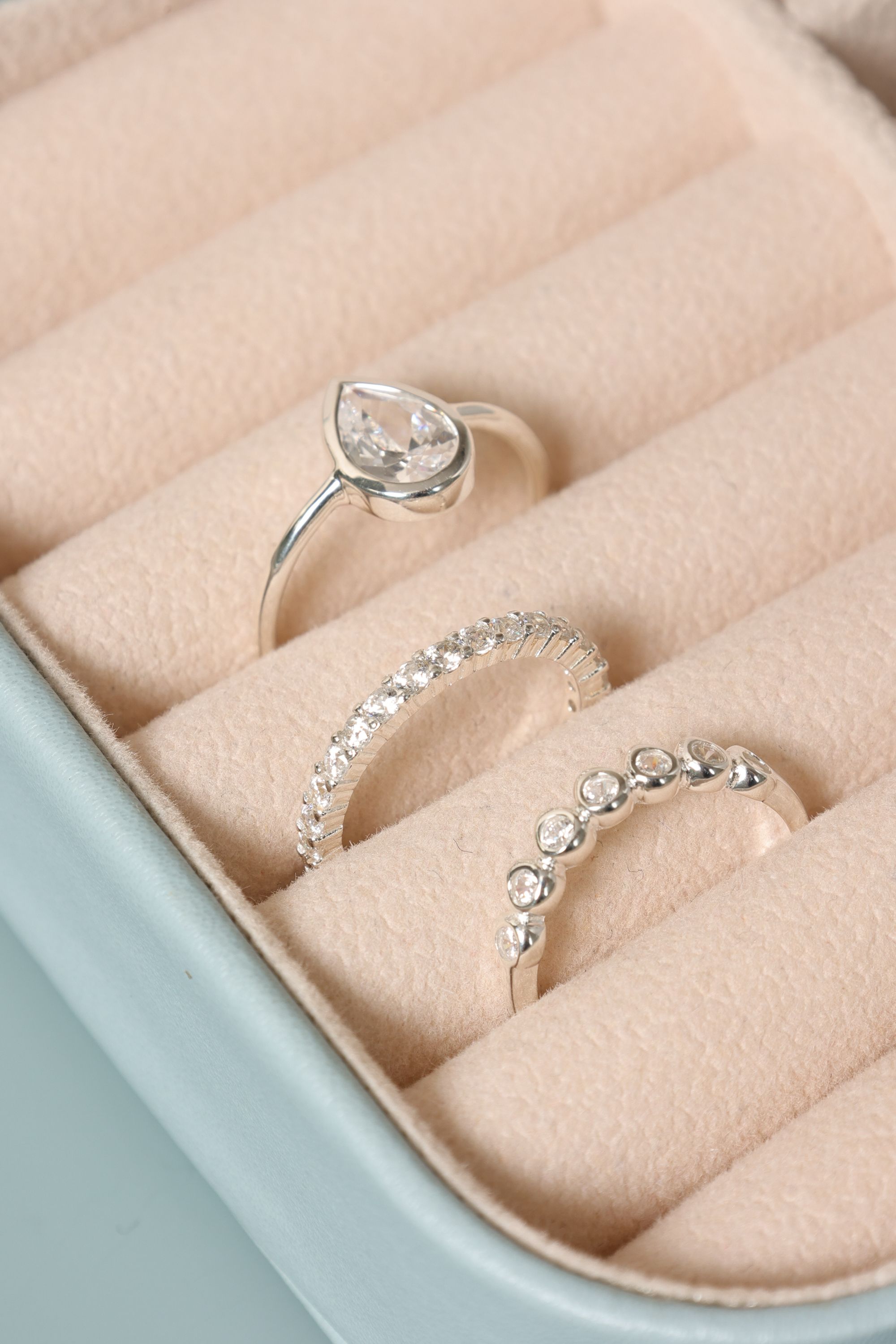 Simply Silver Sterling Silver 925 Cubic Zirconia Besel Ring