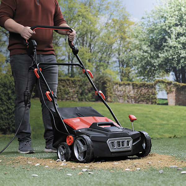 Balayeuse pour gazon artificiel ELS 1800 Scheppach