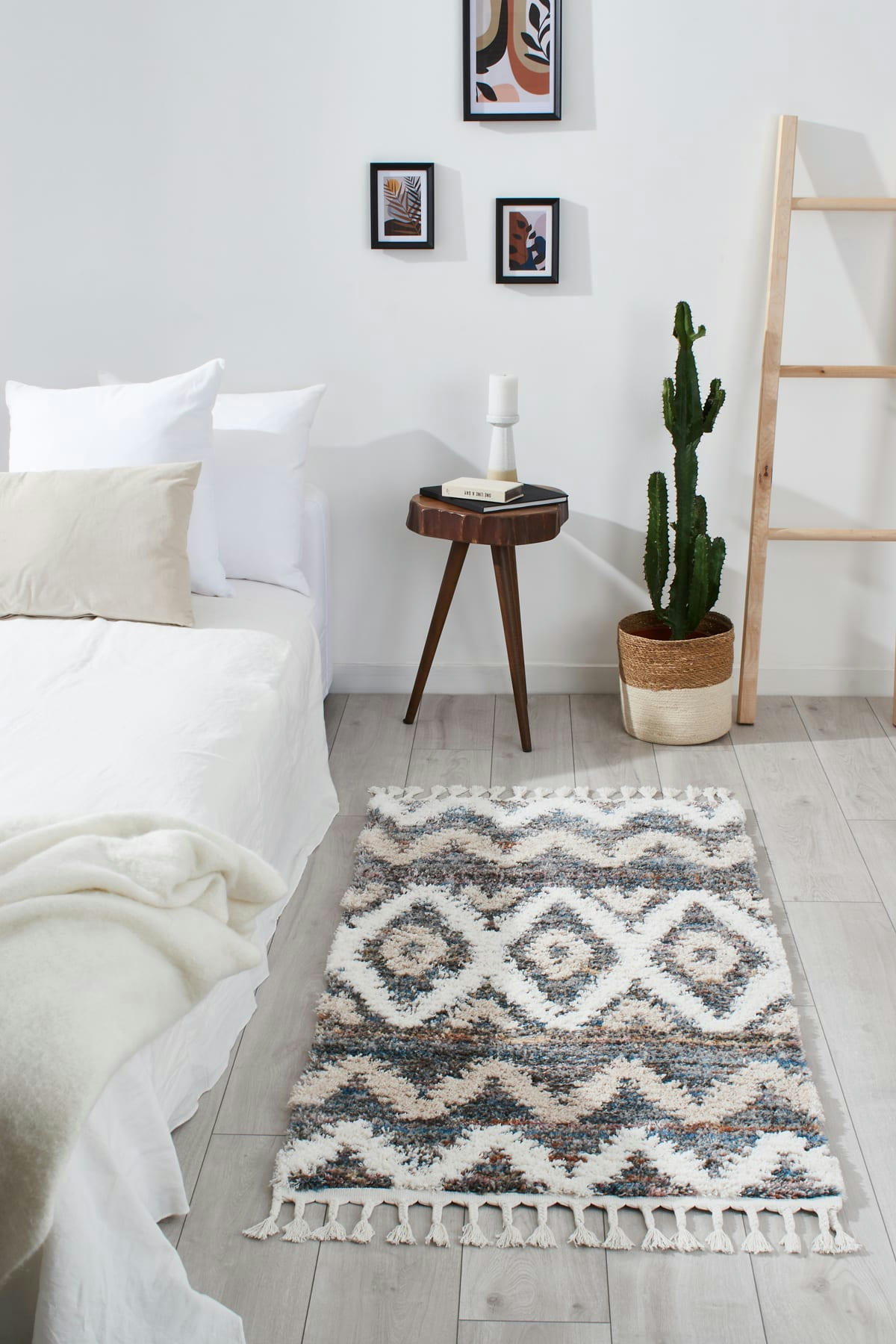 HONORE - Tapis de couloir à franges - motif aztèque gris et blanc - 80x150cm