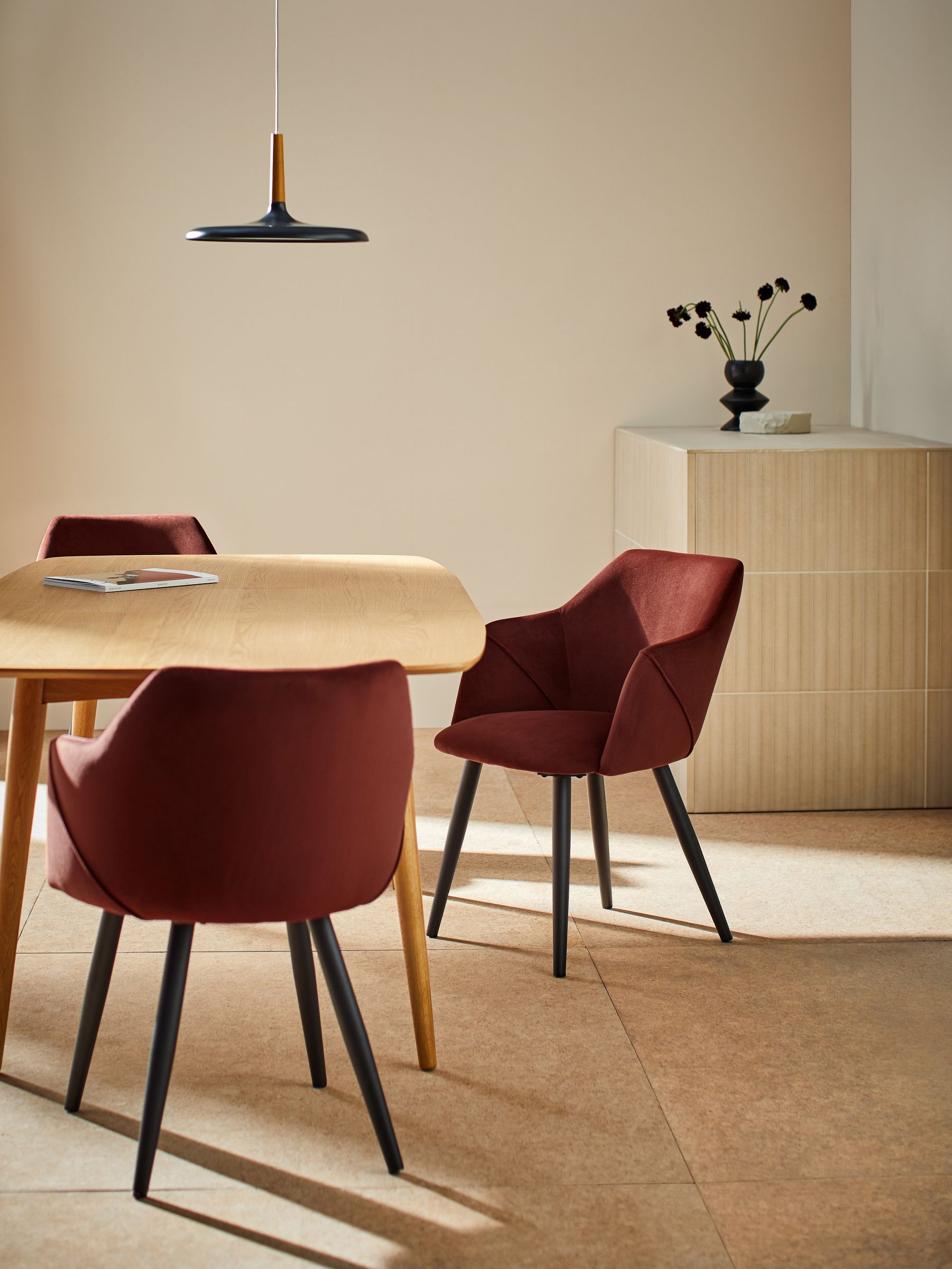 Set of 2 Lule Arm Dining Chairs in Rust Red Velvet and Black Legs