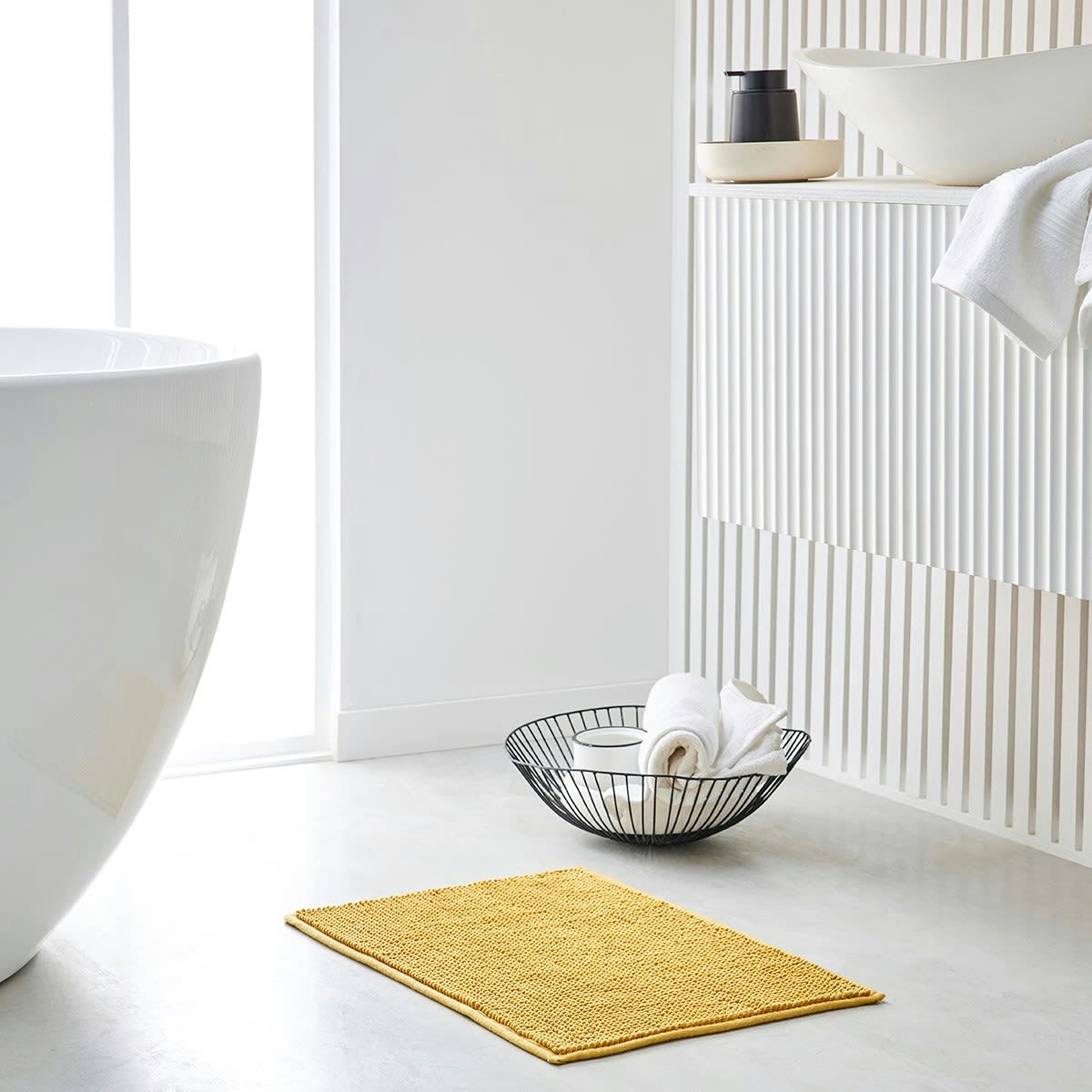 ESSENTIAL - Tapis de bain Bubble uni en Polyester Jaune 60x40 cm