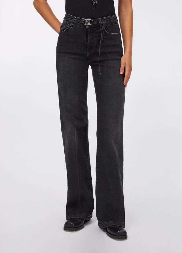 Jeans flare con cintura