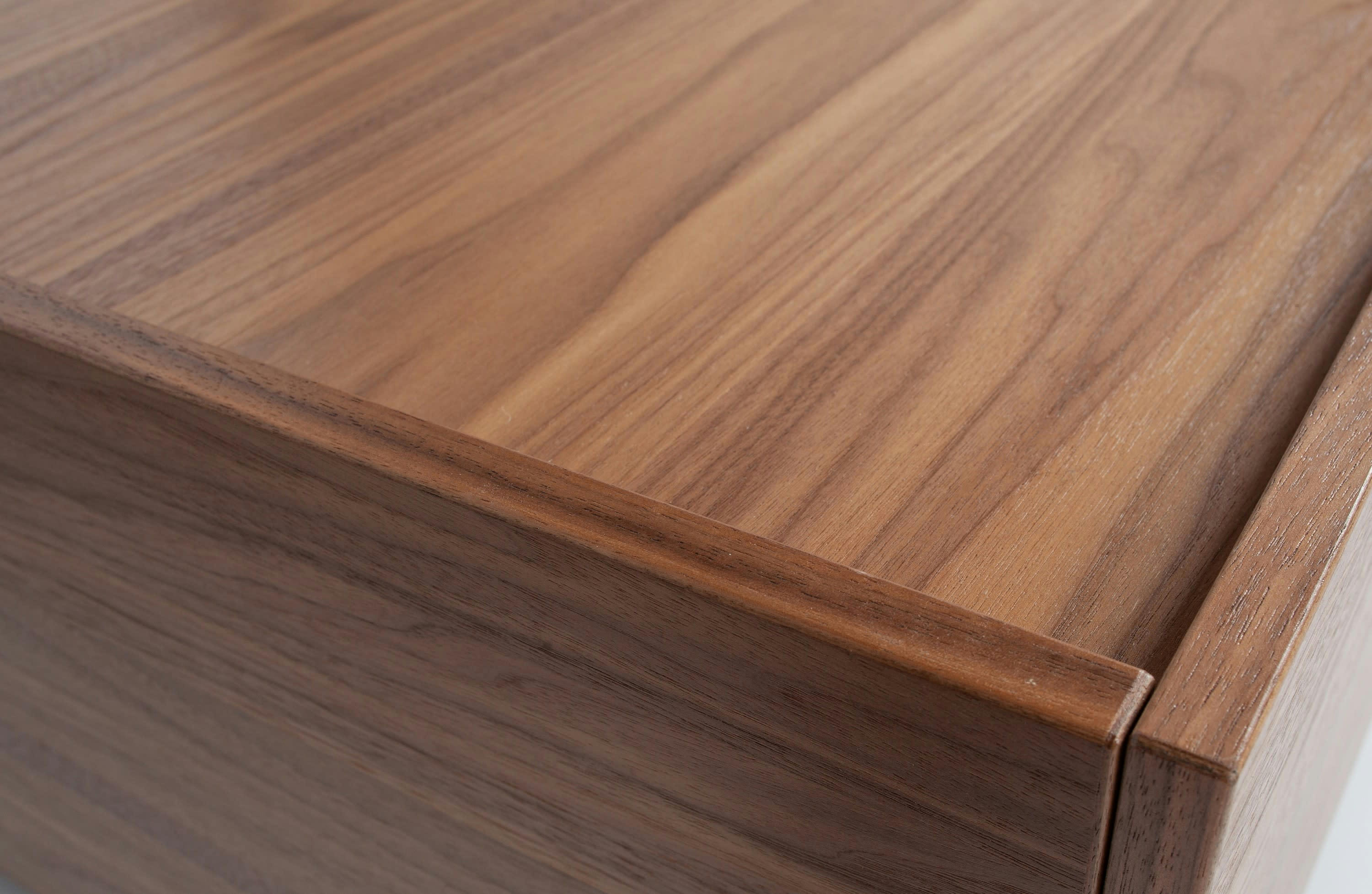 BLOCK - Table basse en bois de noyer marron